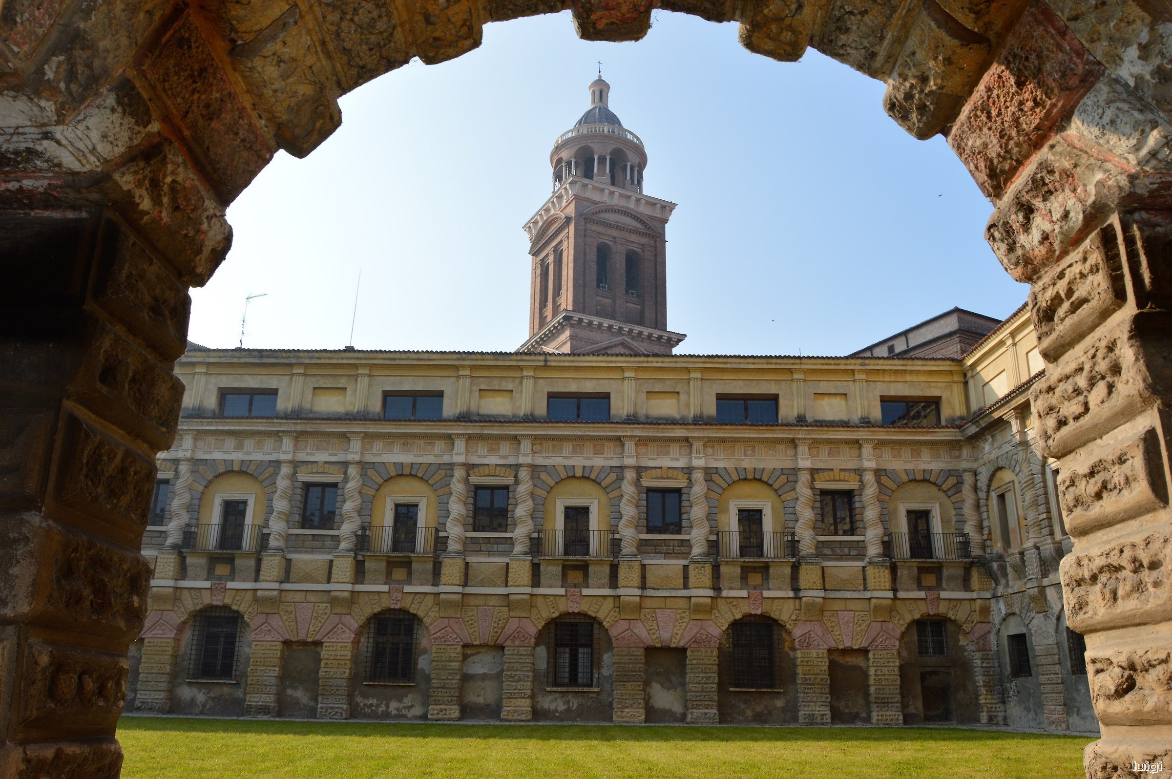 Viewpoints ... view of Palazzo Ducale (Mantova)