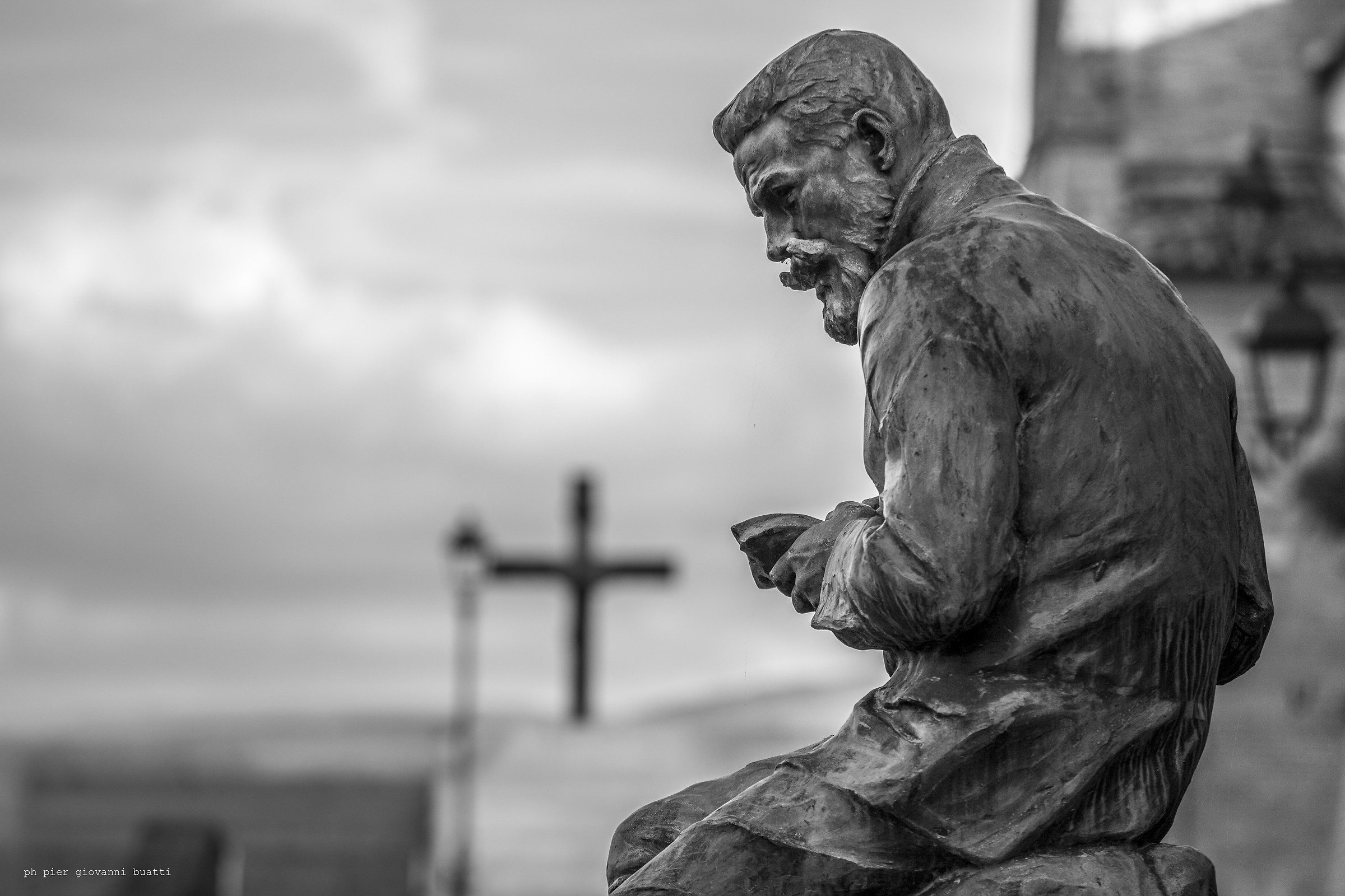 Monumento a Francesco Vitalini