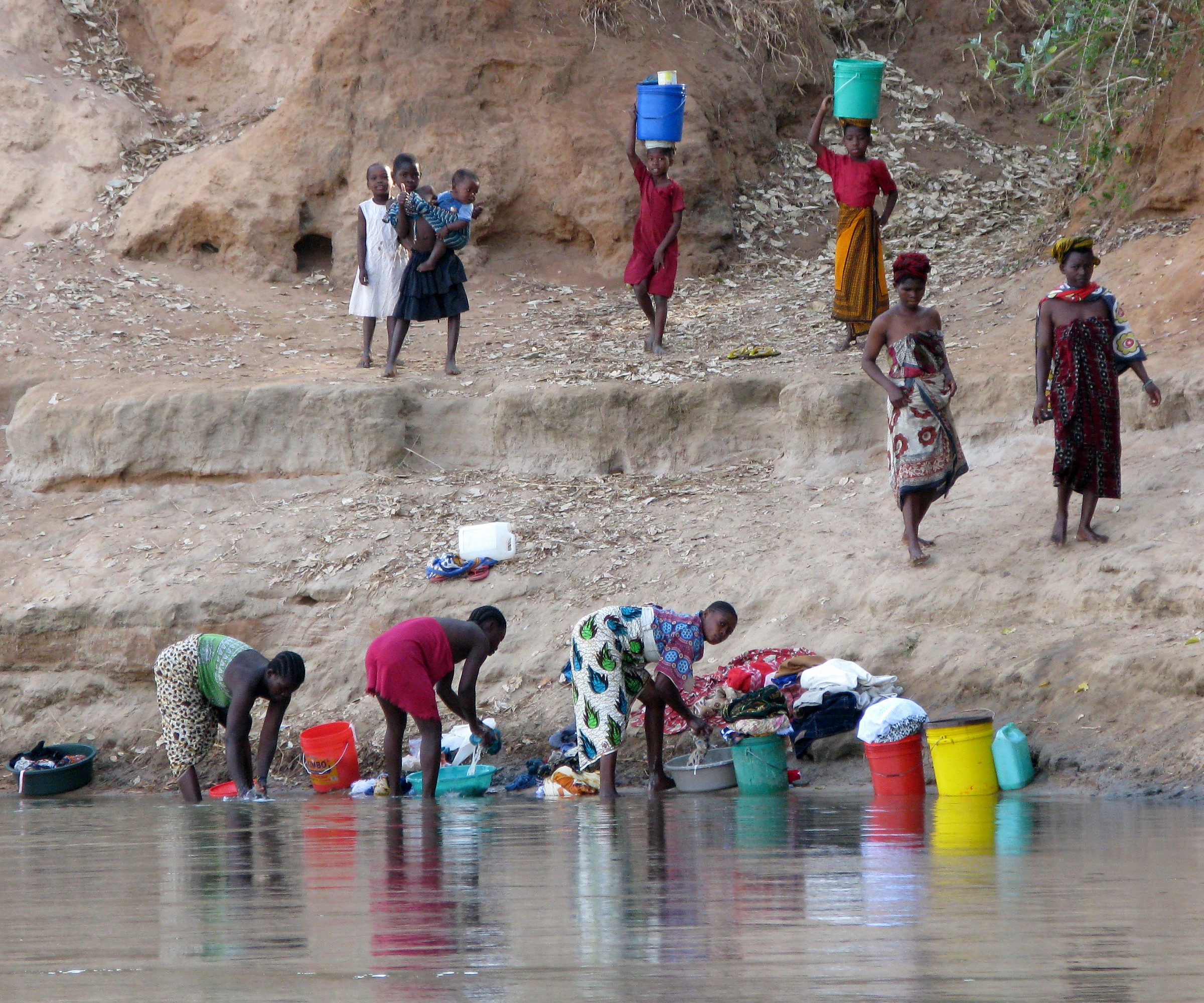 Lavando i panni 2 - Tanzania