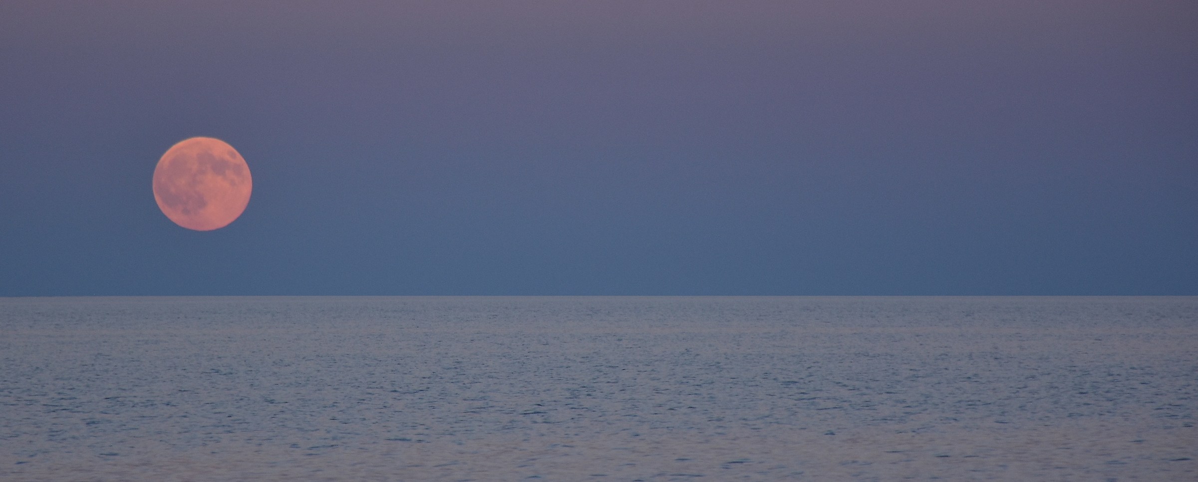 luna rosa sullo jonio