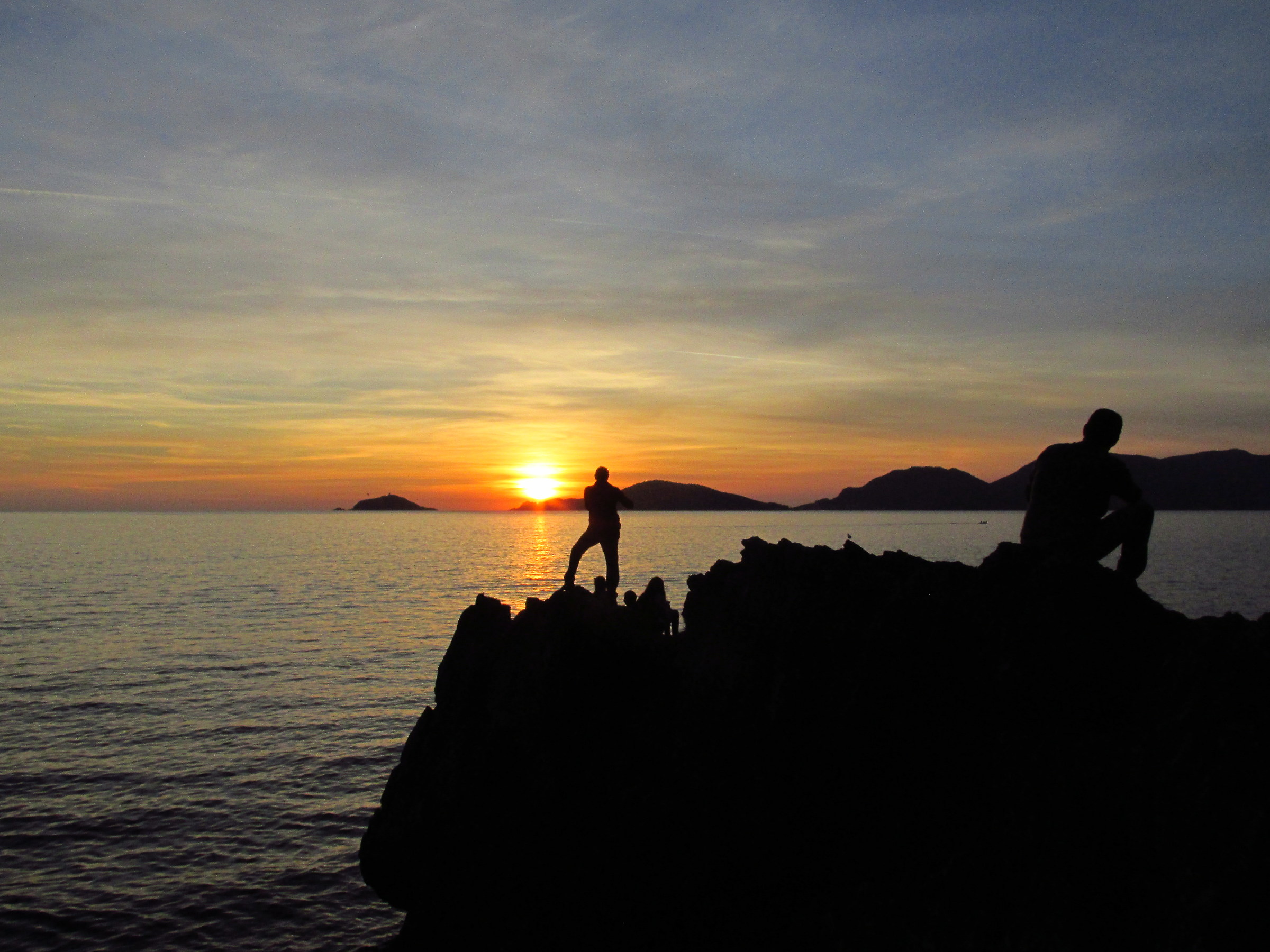 A sunset and his audience