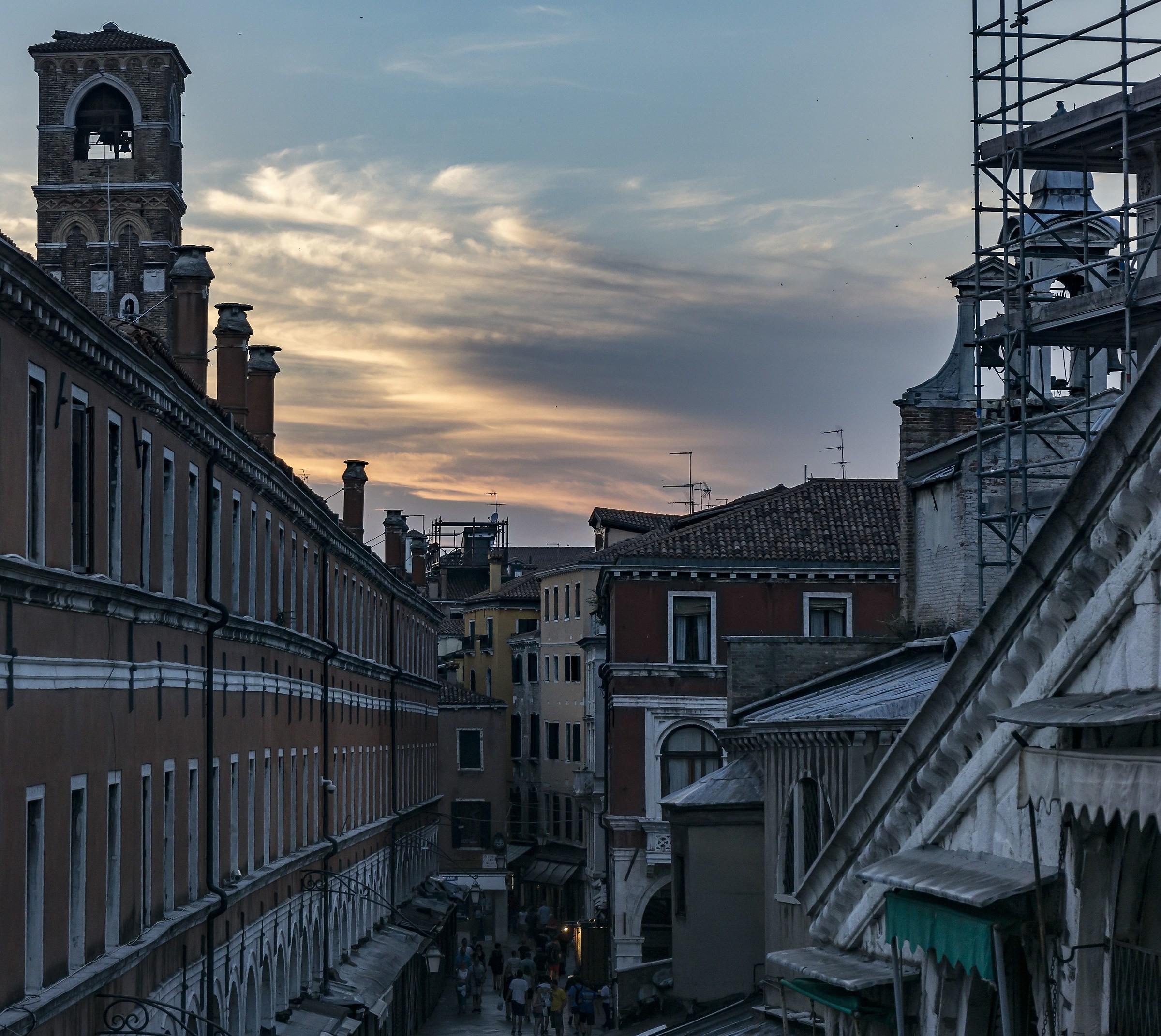Sunset on Rialto Bridge in Rialto - 2