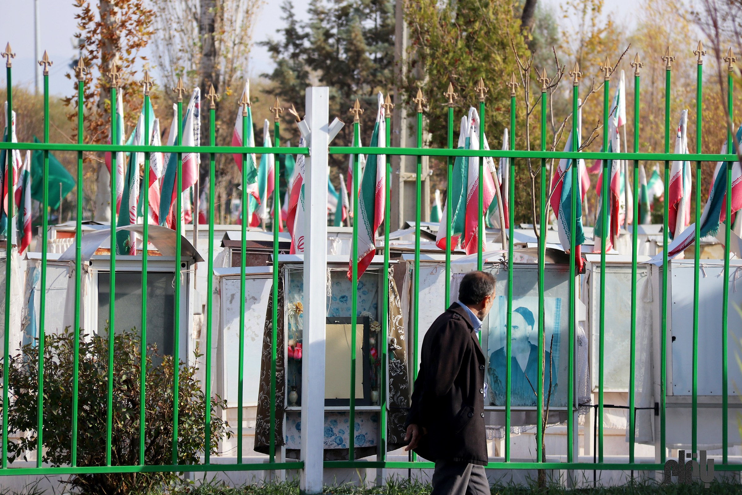 Iran - Khoy - mazar_shohada