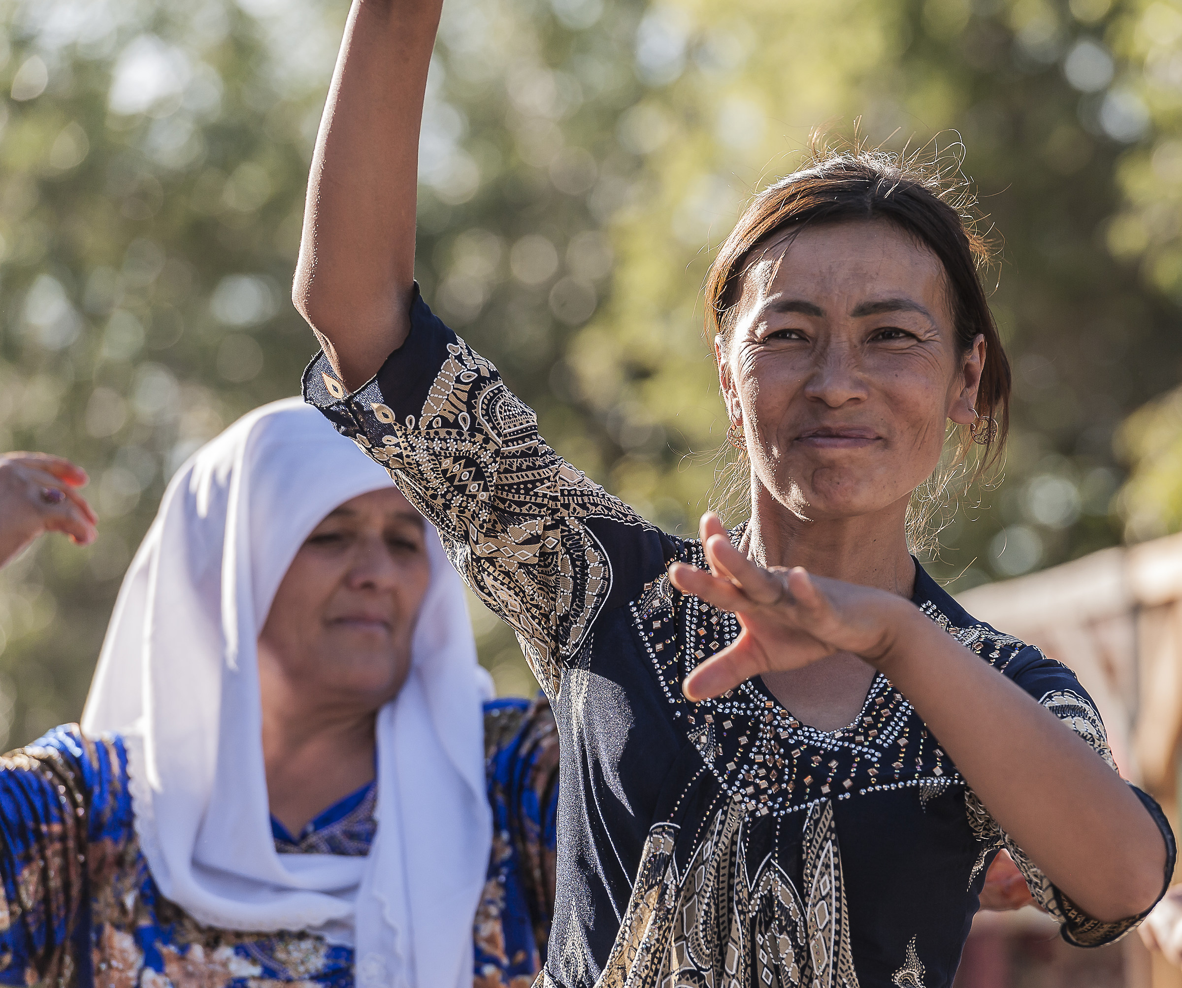 Un danza improvvisata per le via di Khiva