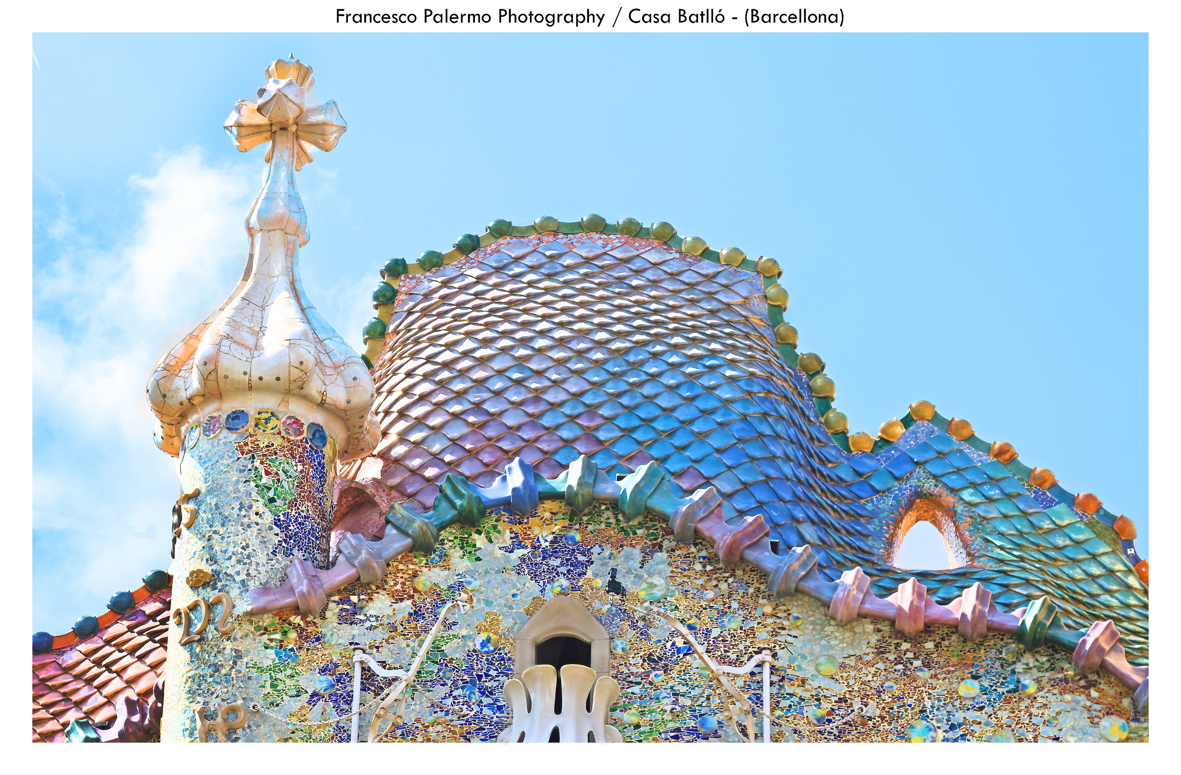 The colors of Casa Battlò