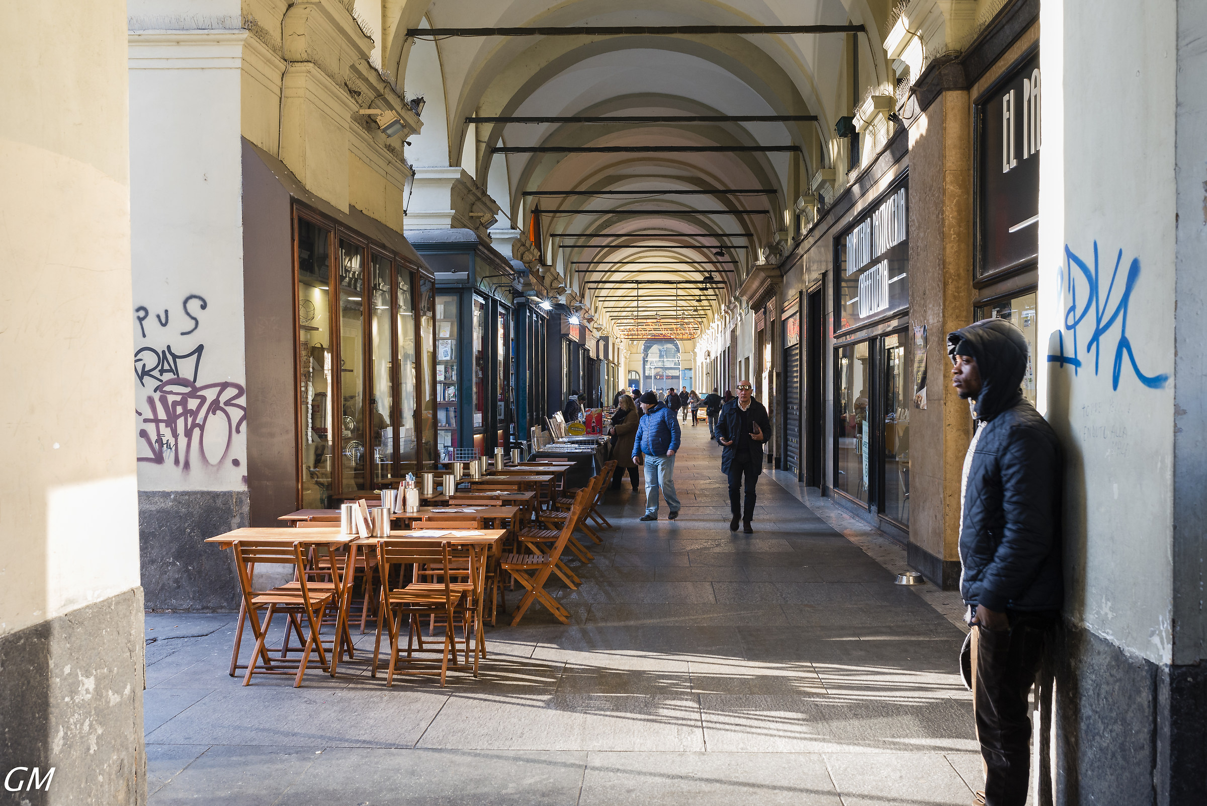 Torino - Portici piazza Carlo Alberto, presso Porta N.