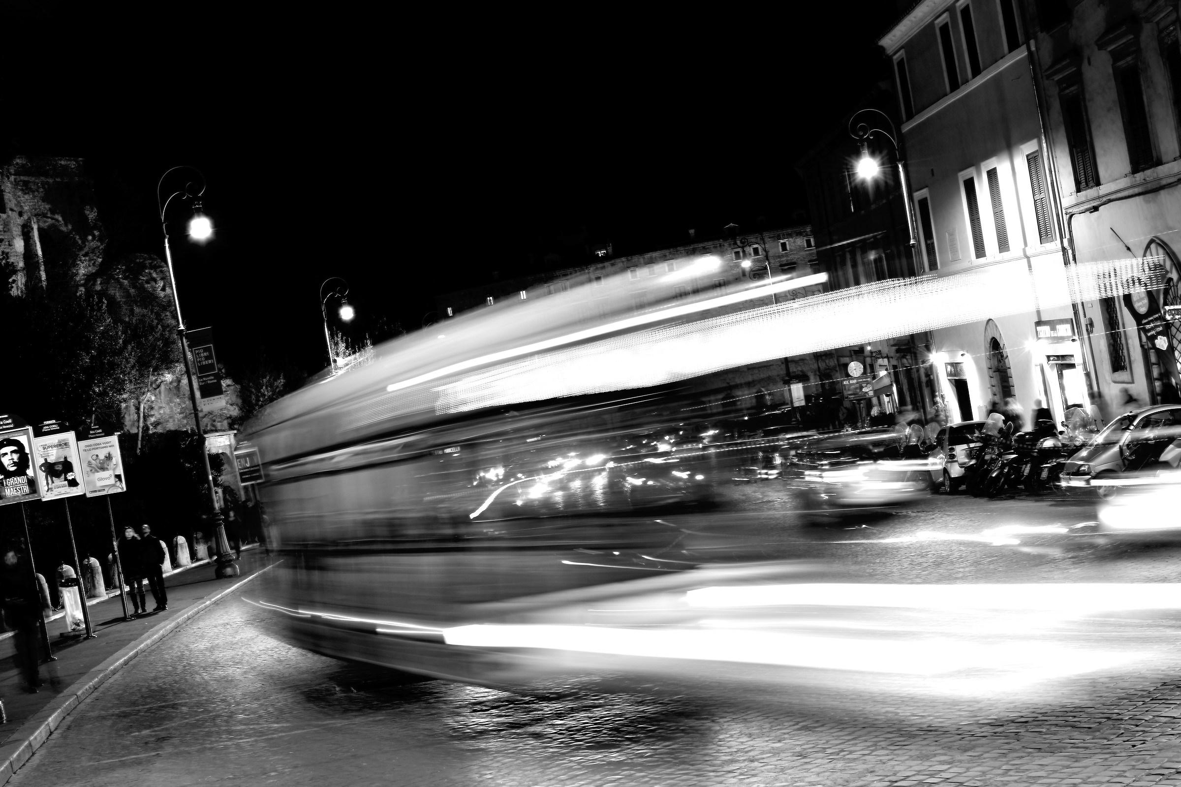 Attraversando la scena