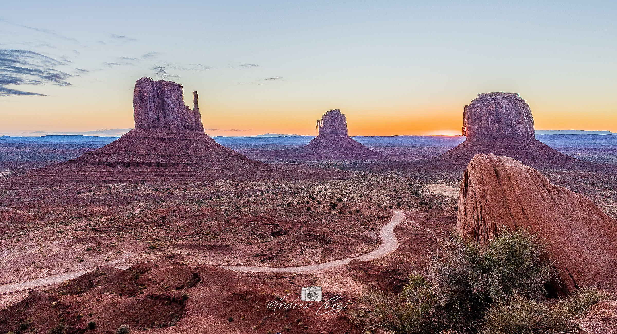 Sunrise is on the monument Valley