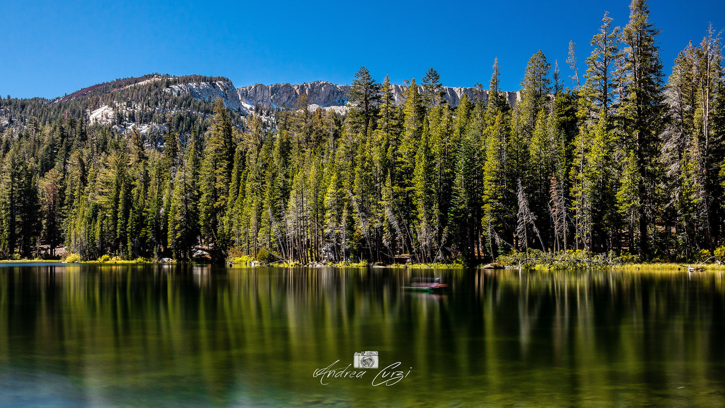 Il pescatore tra i riflessi