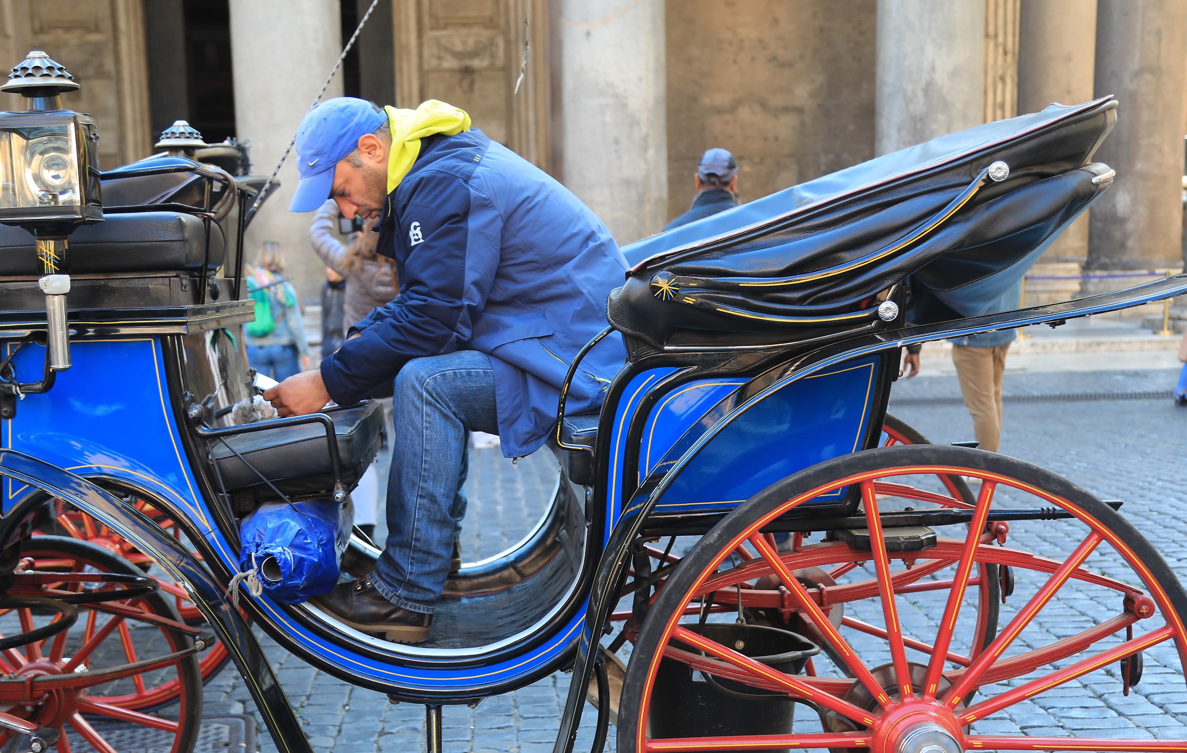 square of the panteon rome