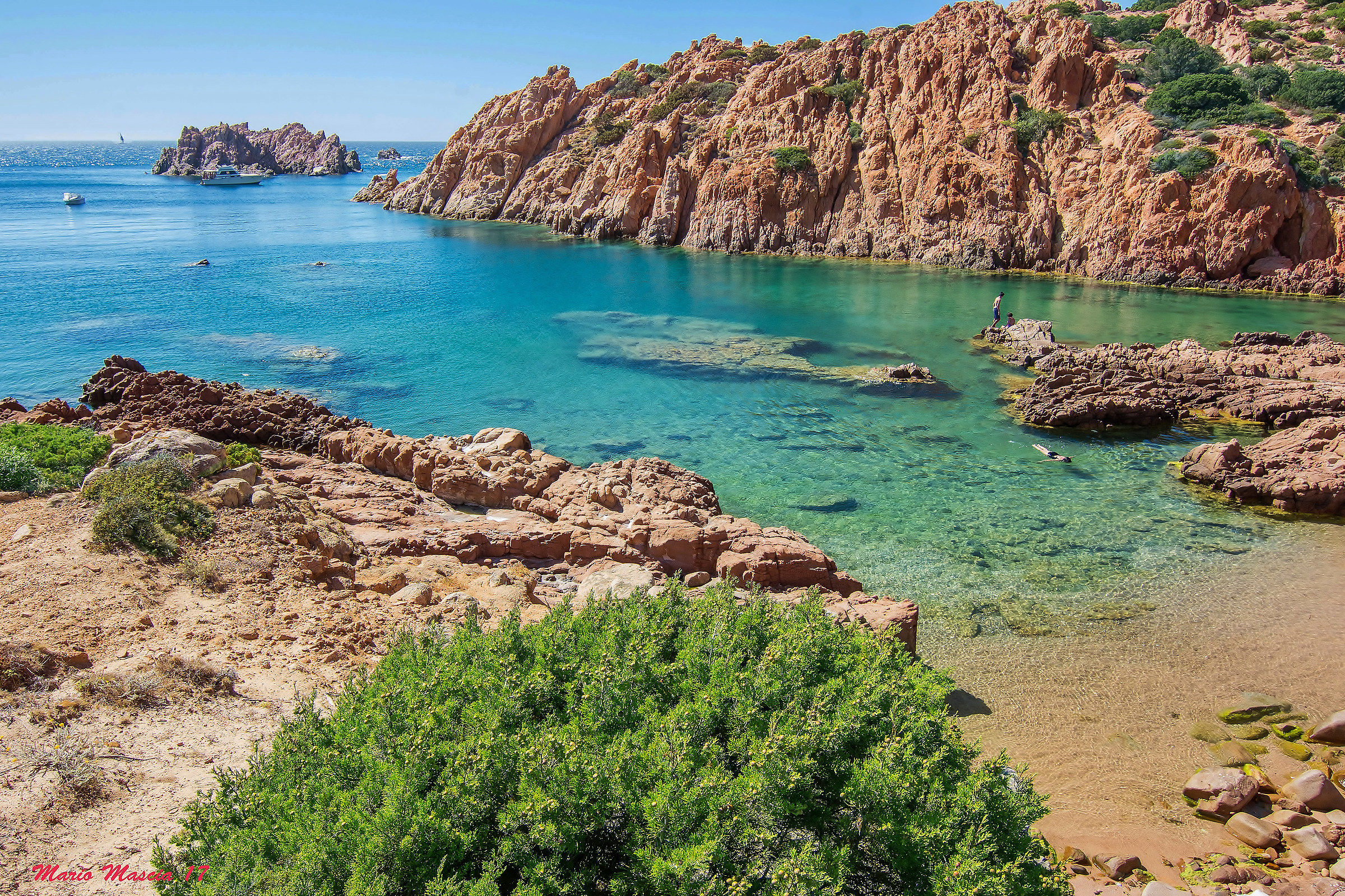 Punta de li Canneddi (Red Island)