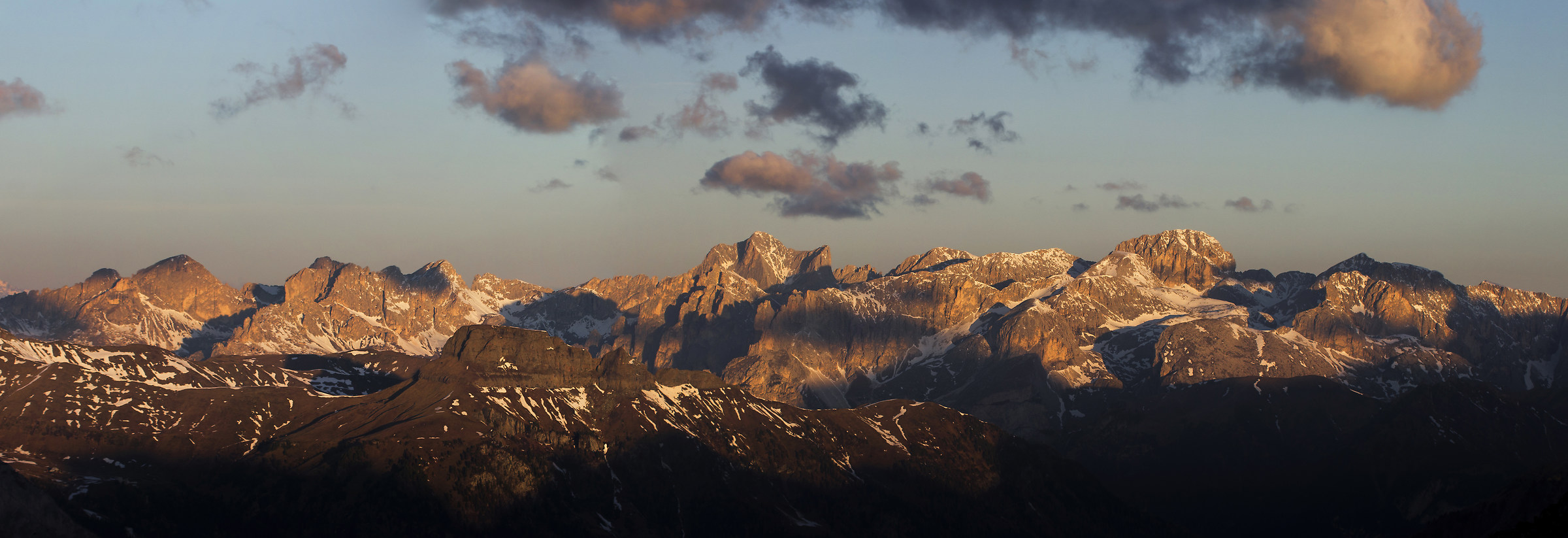 Catinaccio all'alba di una mattina di ottobre