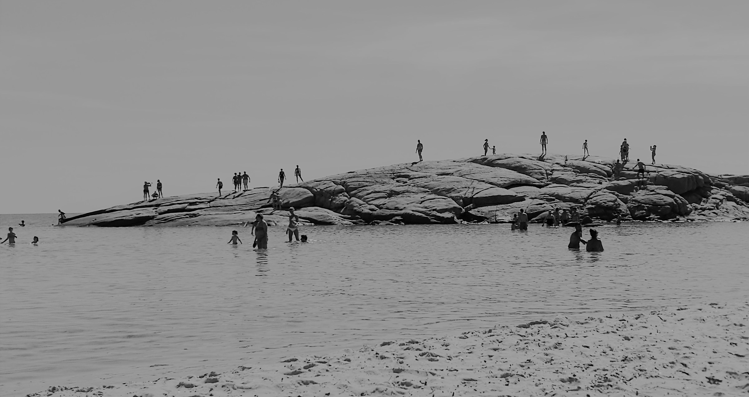 Like statues on the rock of Peppino