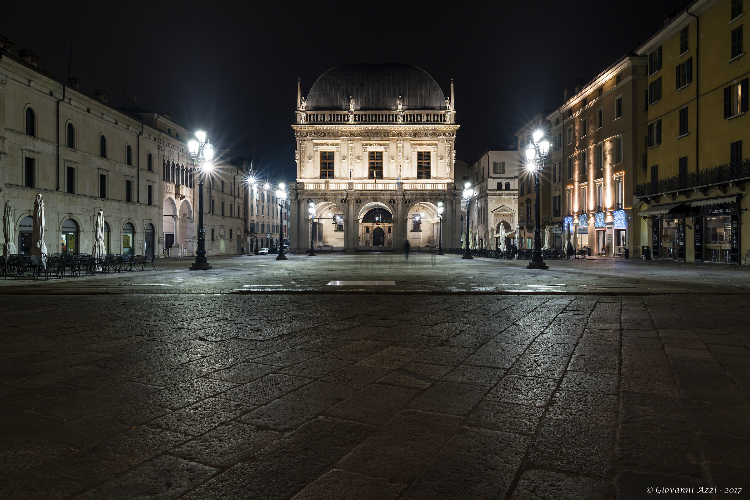 Piazza Loggia (Prova Sony 24-105)