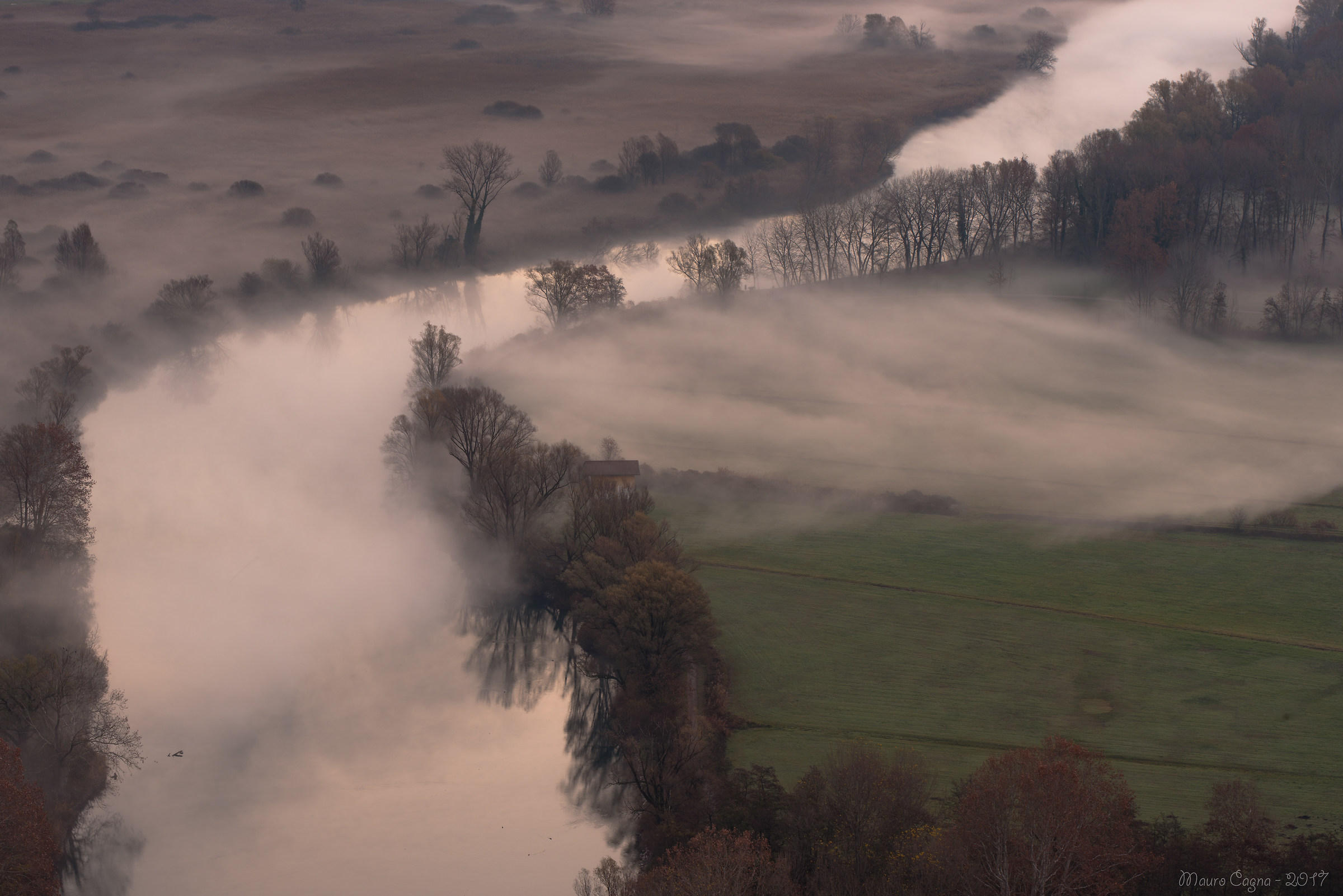 Airuno, nebbia mattutina