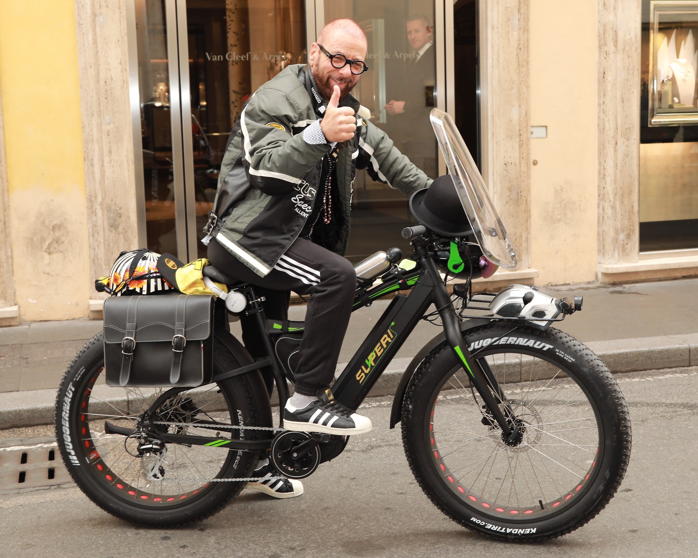 roma via motorized cycling ducts