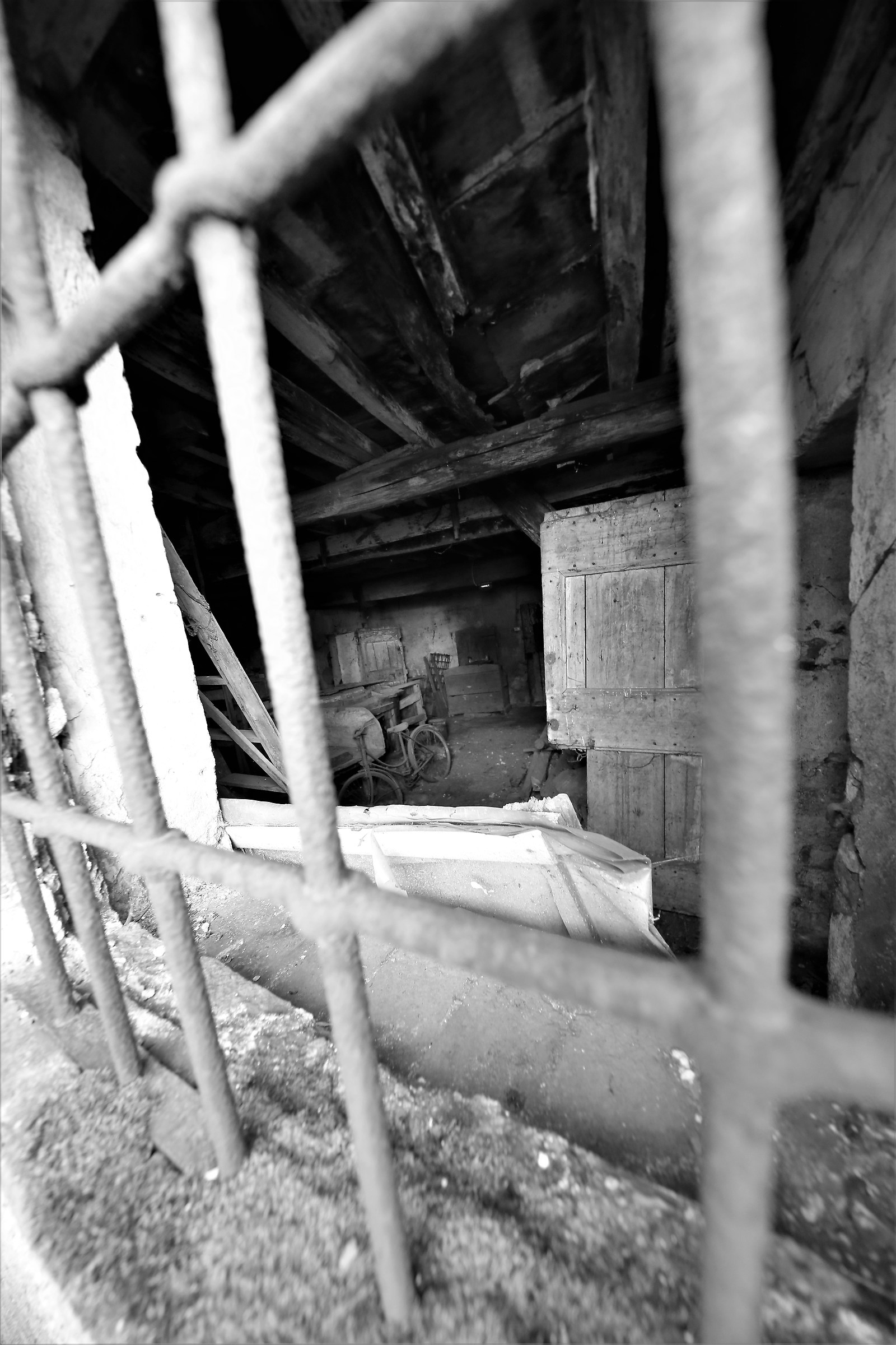 Interior Mulino S. Pedrino (time has stopped)