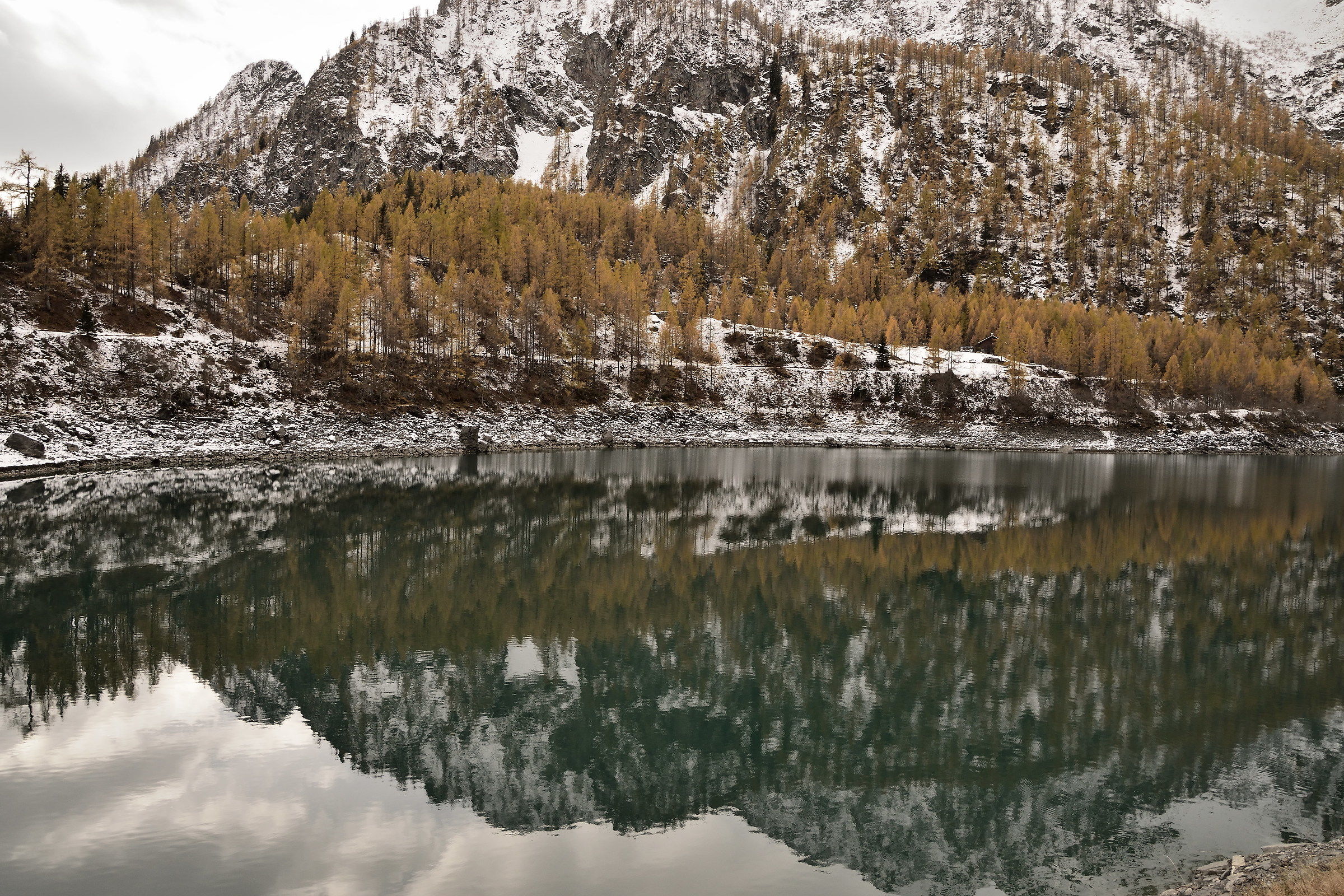 lake of Cheggio - reflections