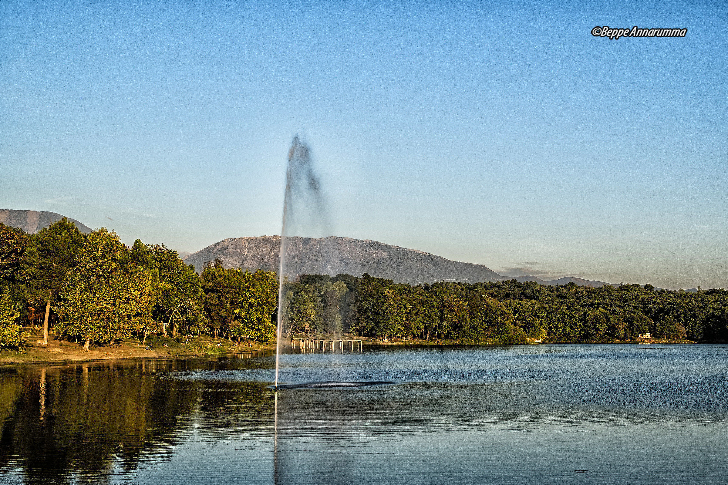 Tirana - Lago artificiale con parco