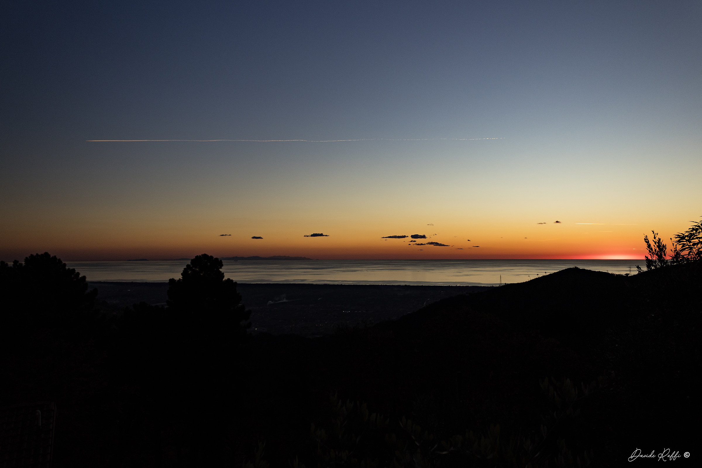 sunset from the high versilia you can see Corsica