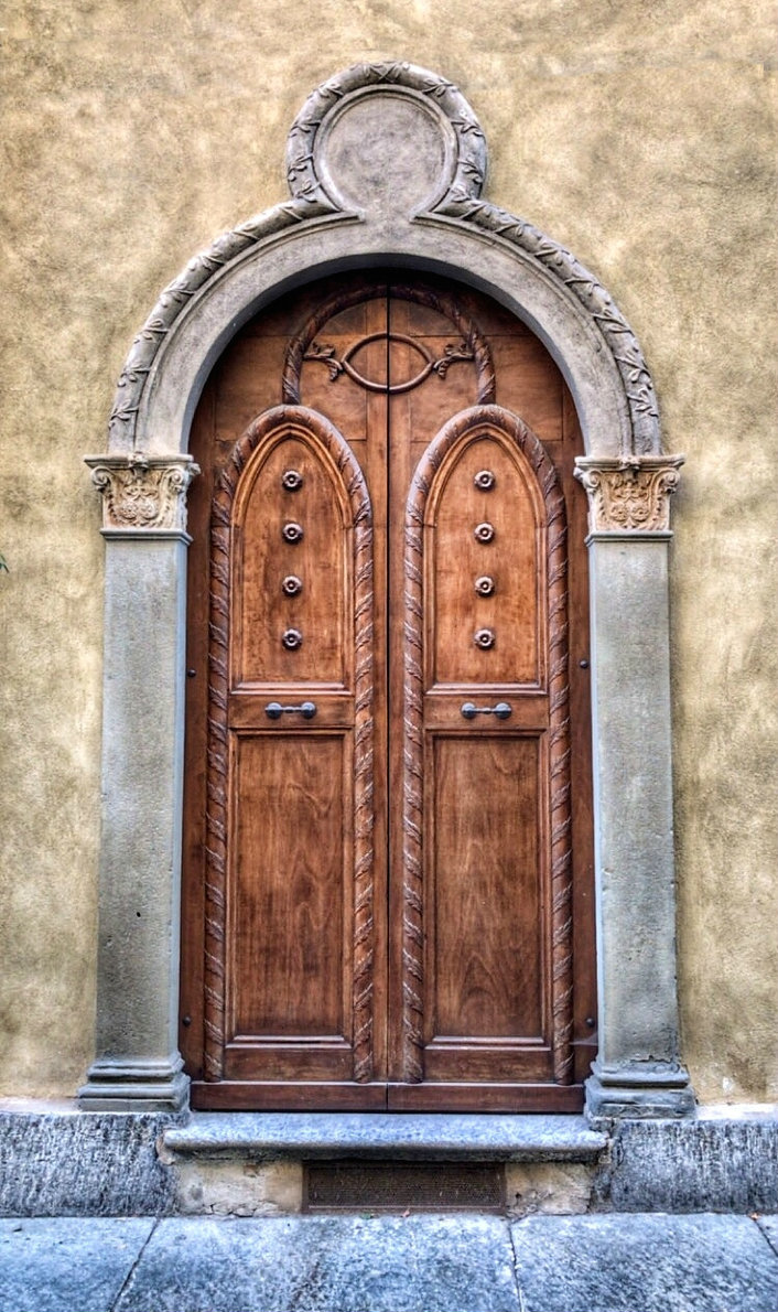 Entrance door of the Synagogue of Cuneo