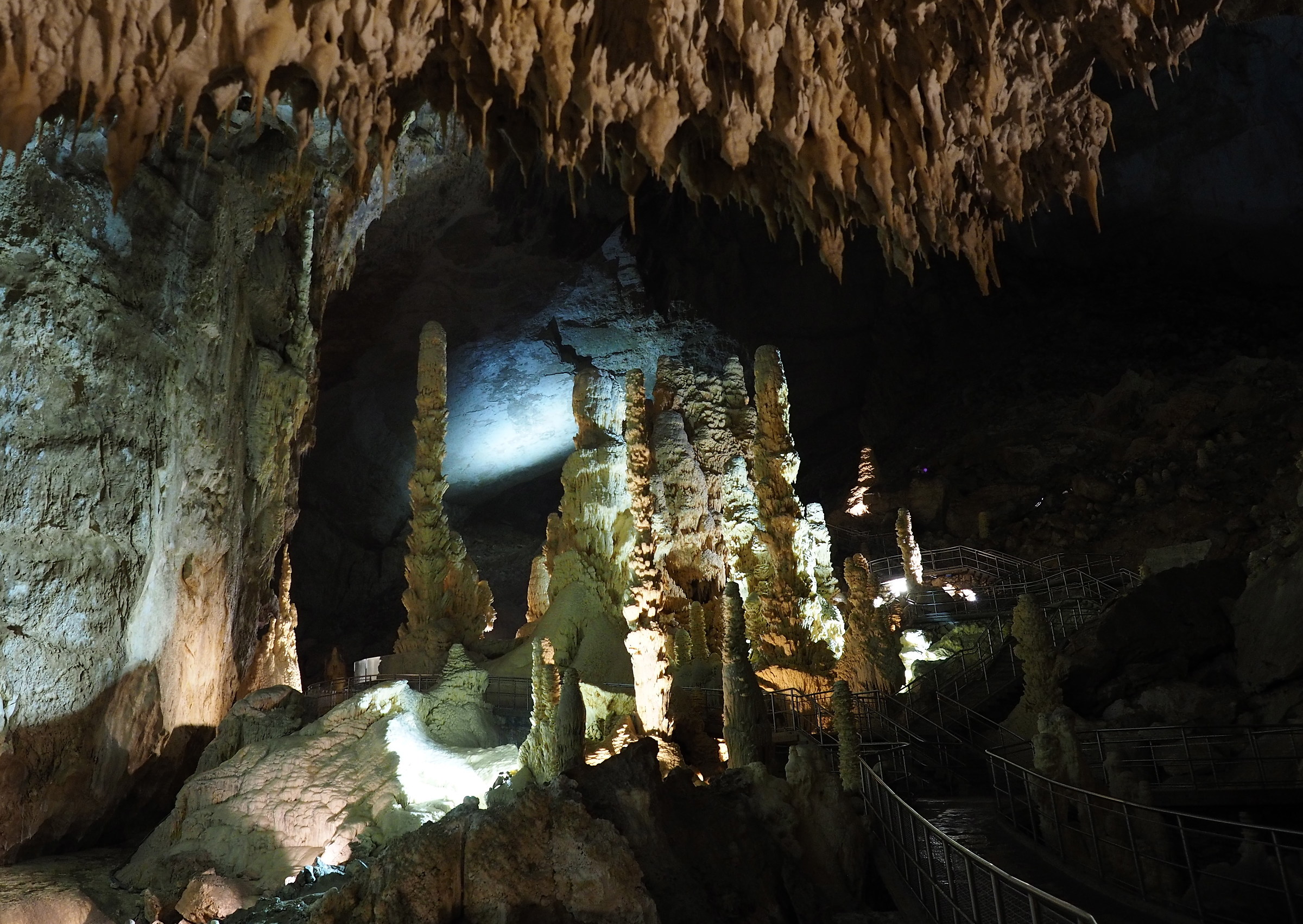 grotta di frasassi