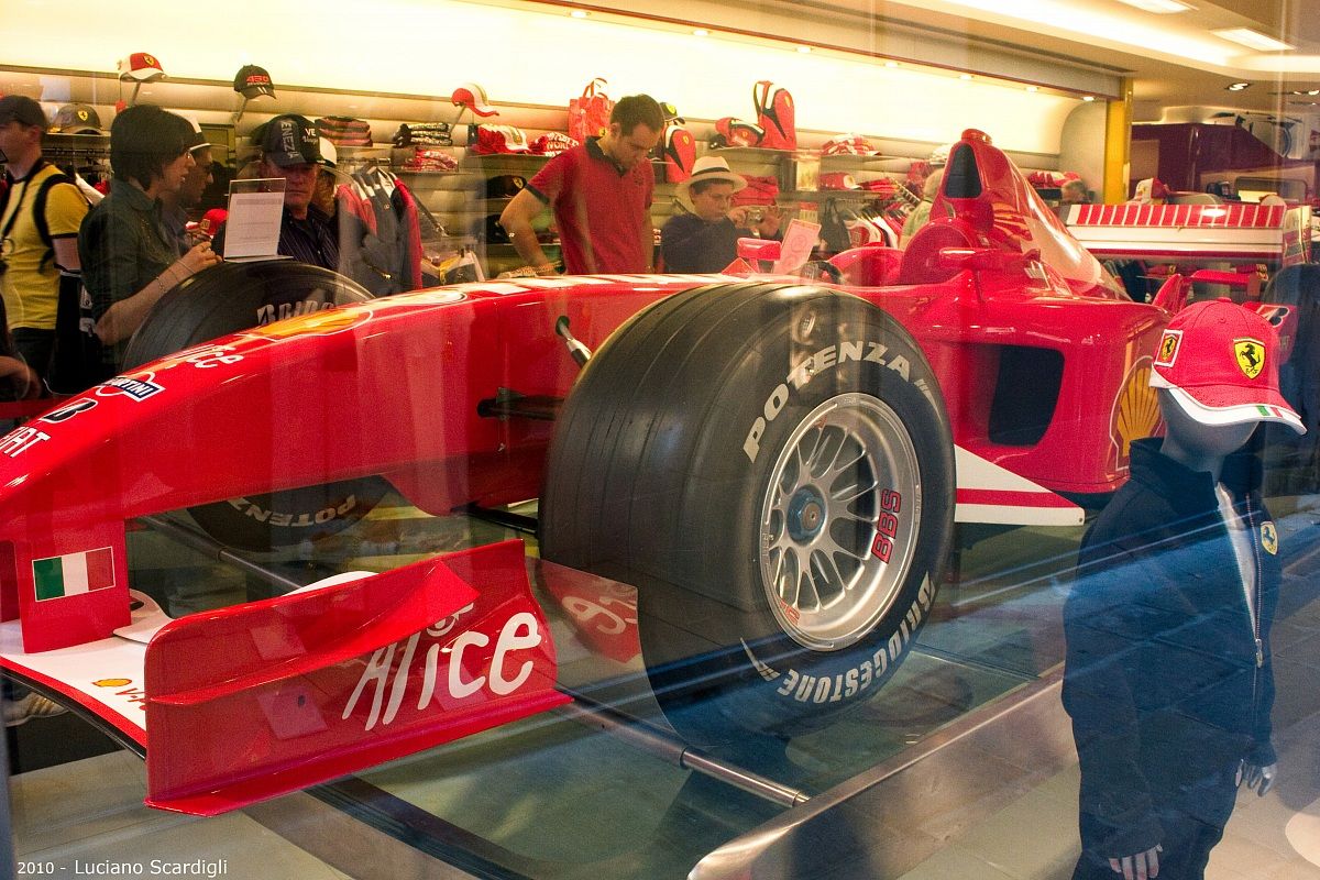 The red in the window, MG_4185