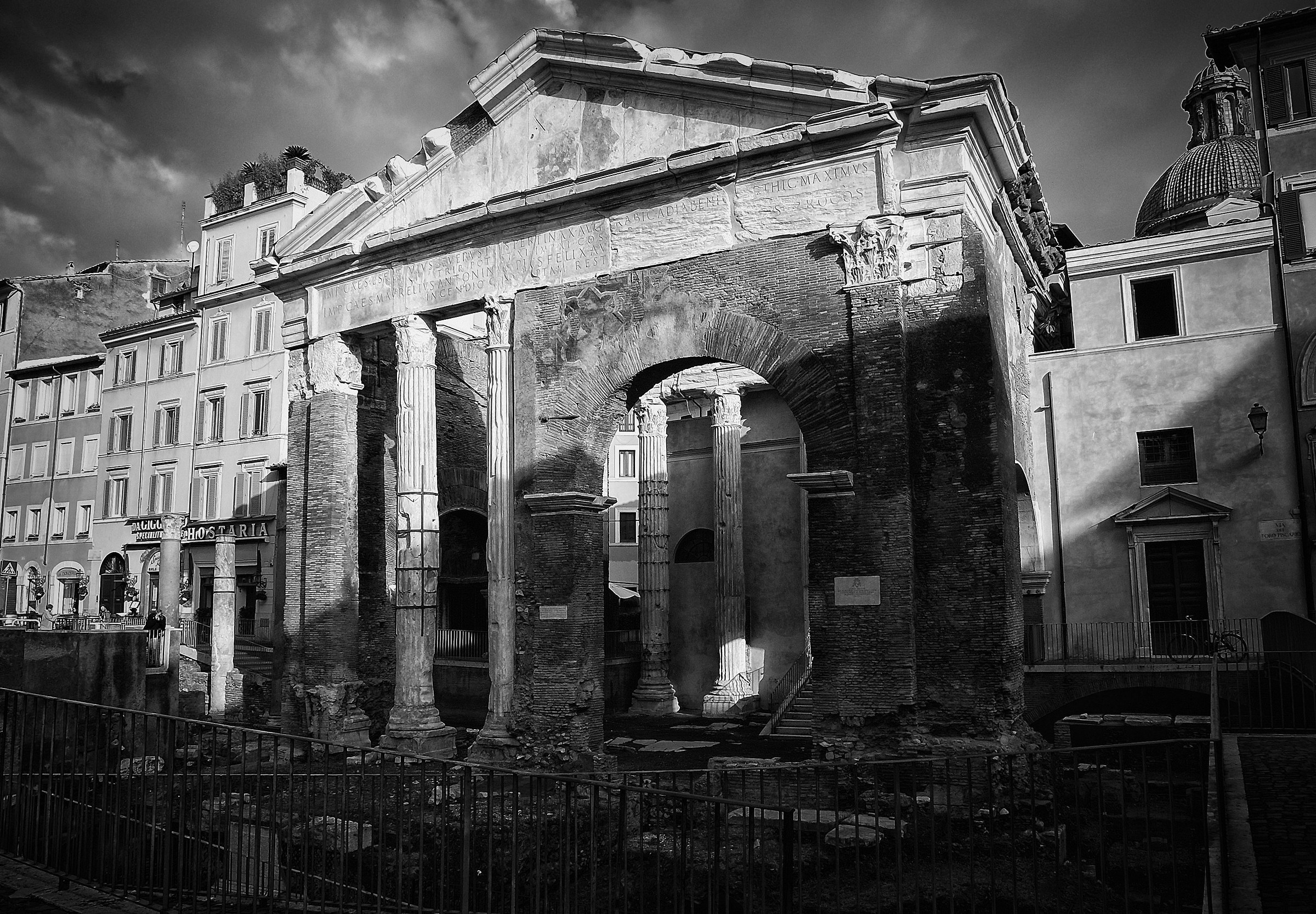 Portico d'Ottavia ...