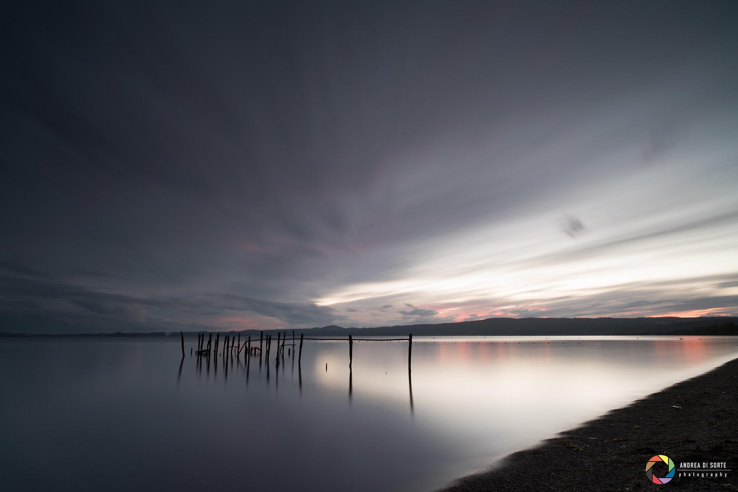 The long rest of the lake