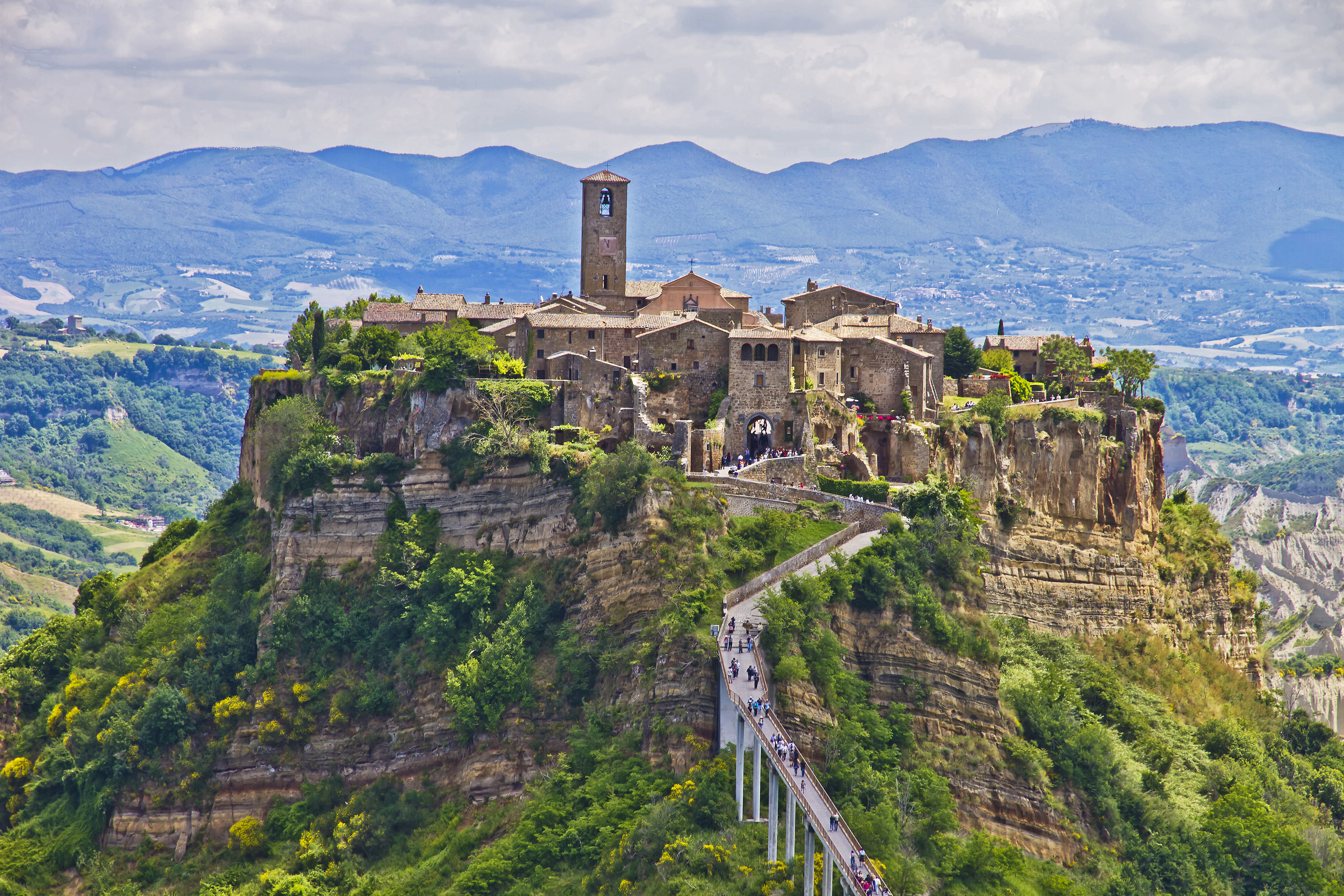 civita  la città che muore(speriamo mai)