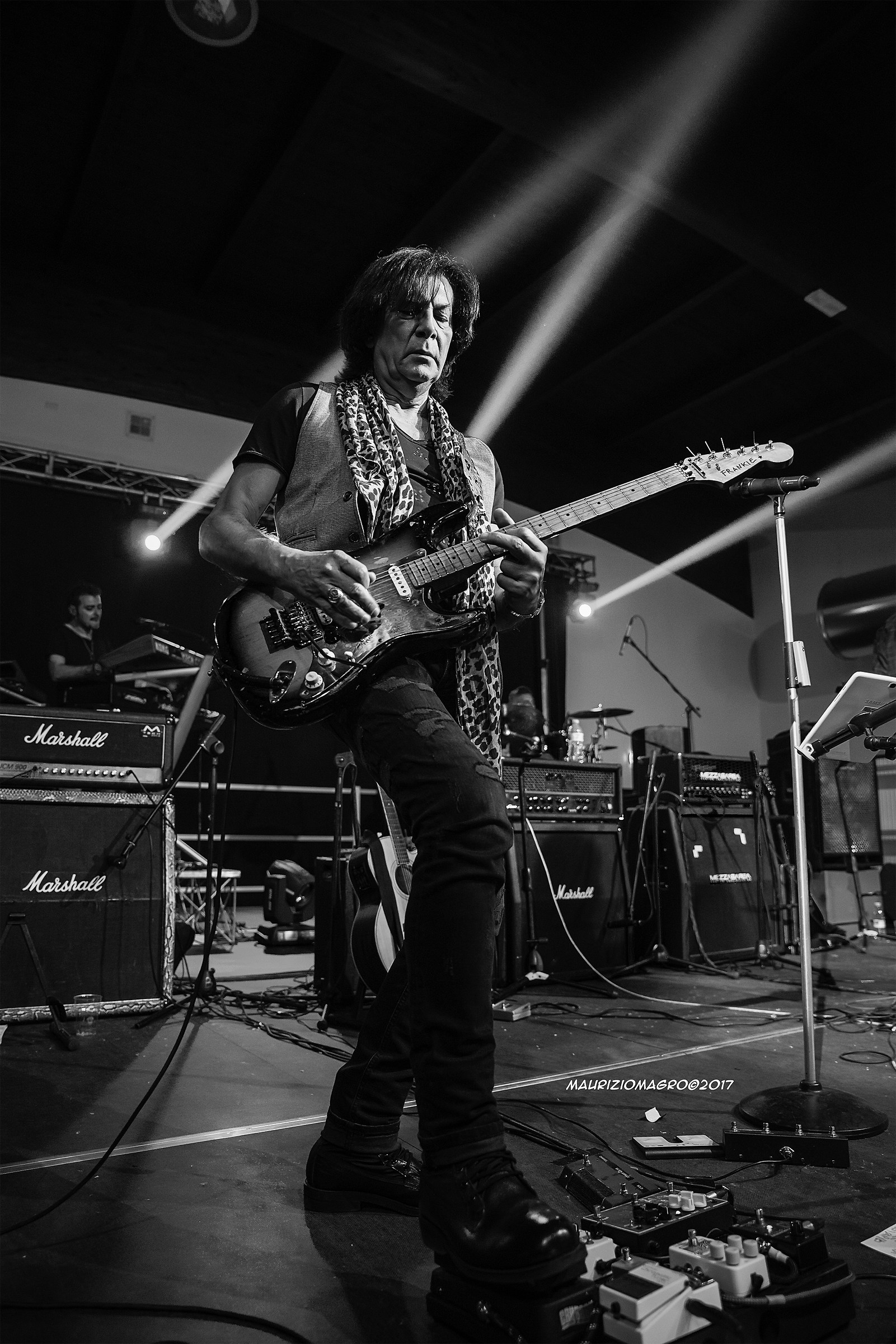 Alla chitarra MaurizioSolieri