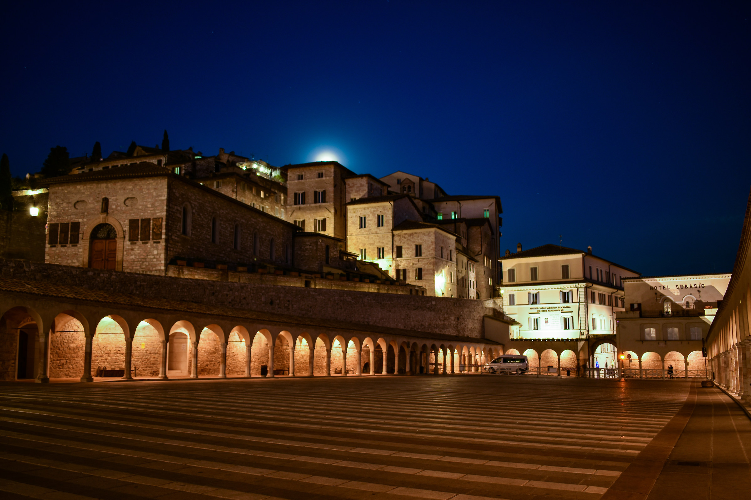 The moon is over Assisi