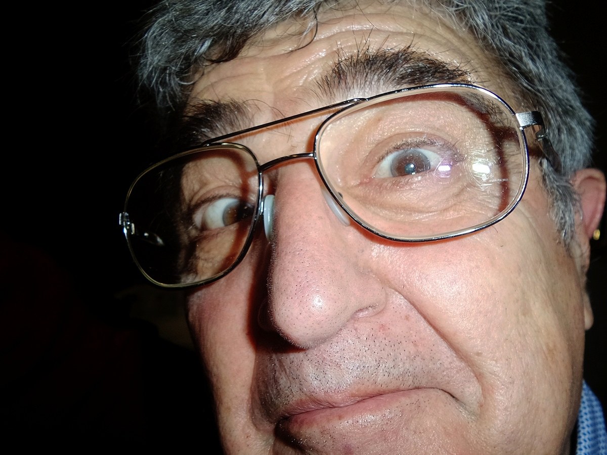 "Non oserà...."  Oso! ;-) Ritrattone a Clau...