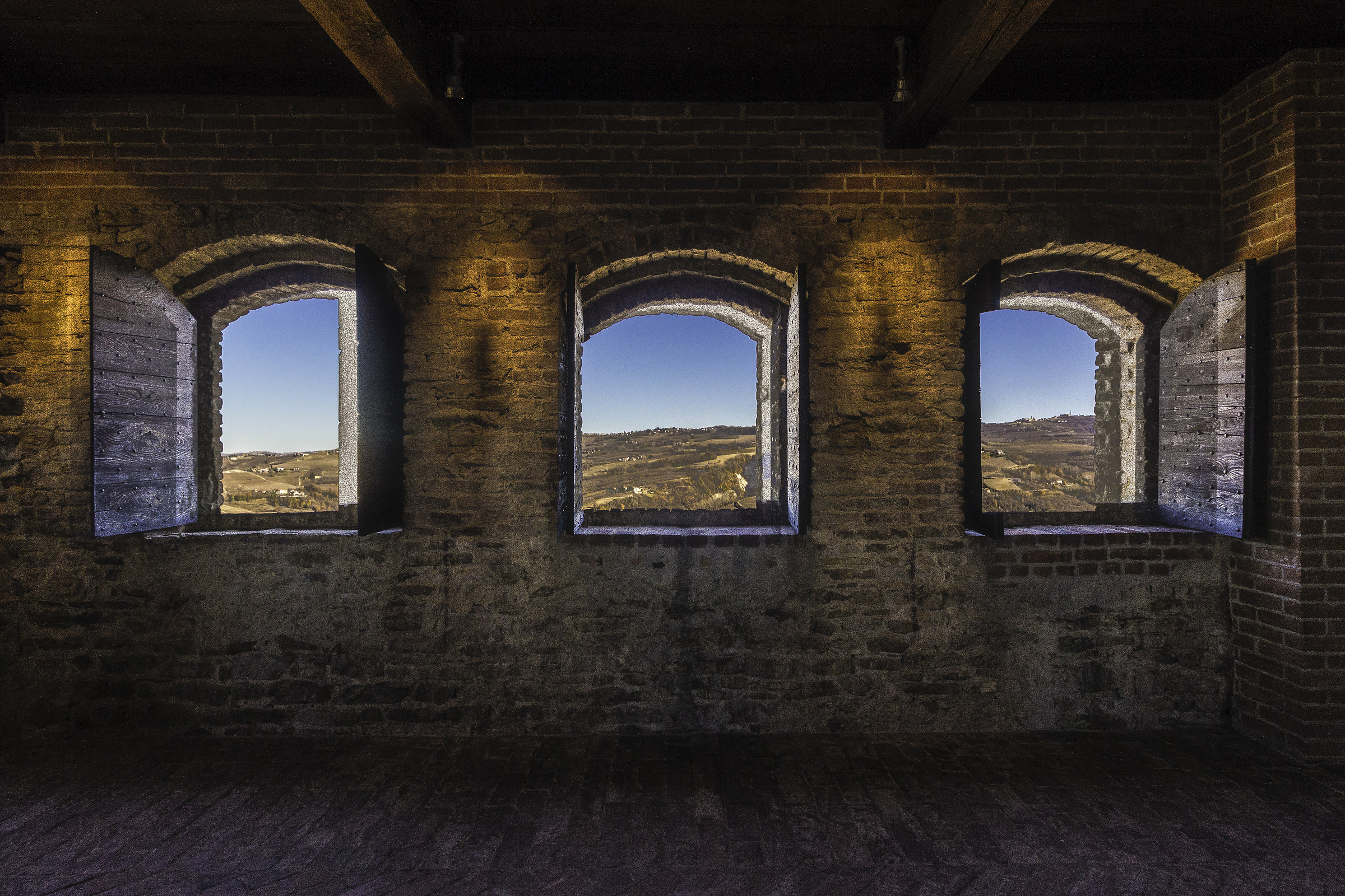 Vista sulle Langhe dalle finestre