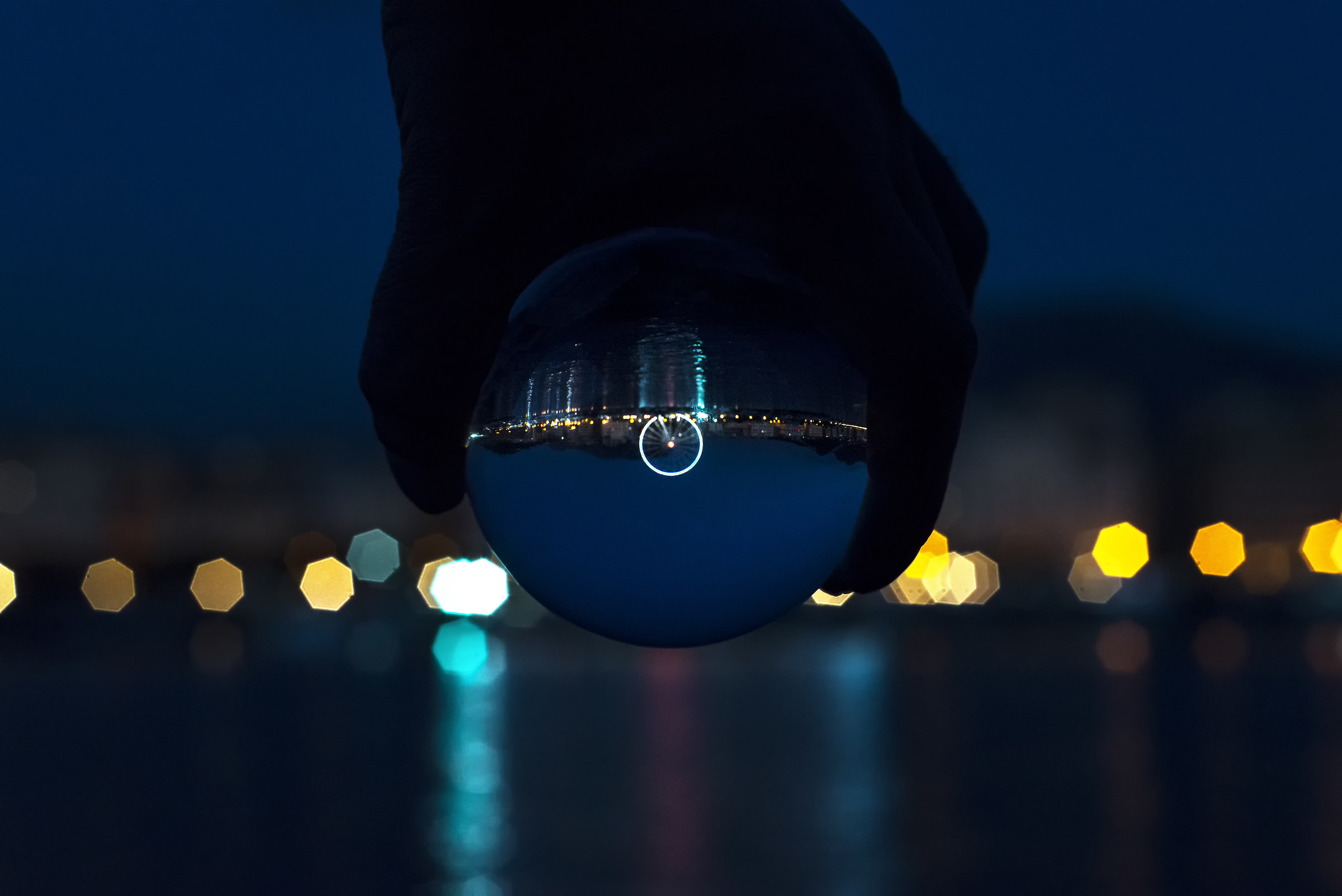 Salerno sfera blu Hour