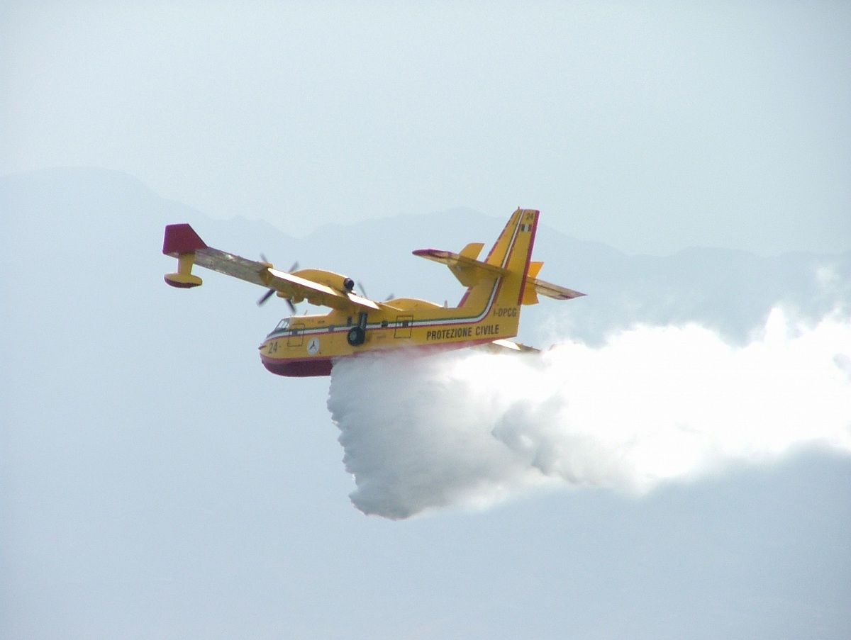 Canadair on action