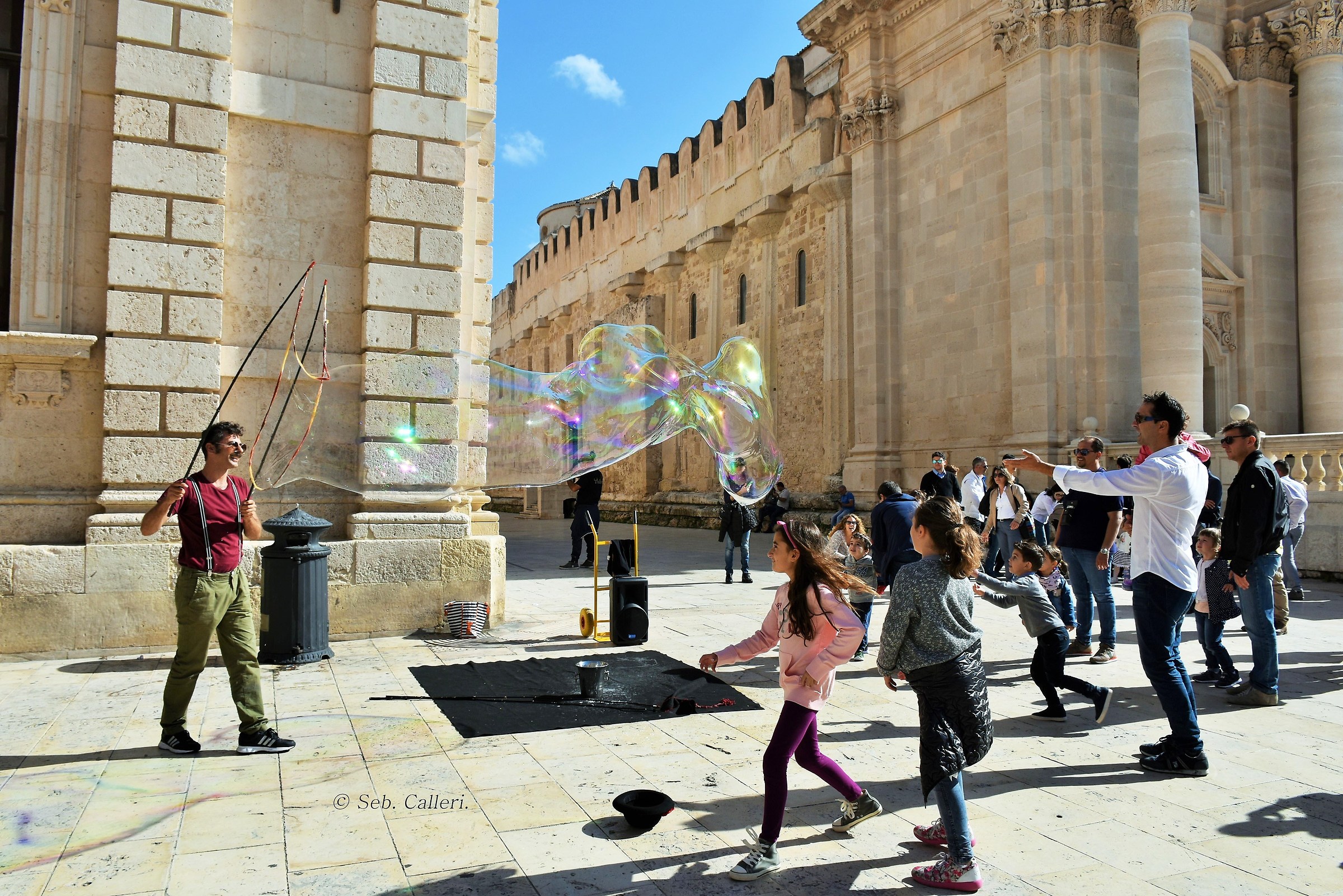 The carefree in chasing dreams ...