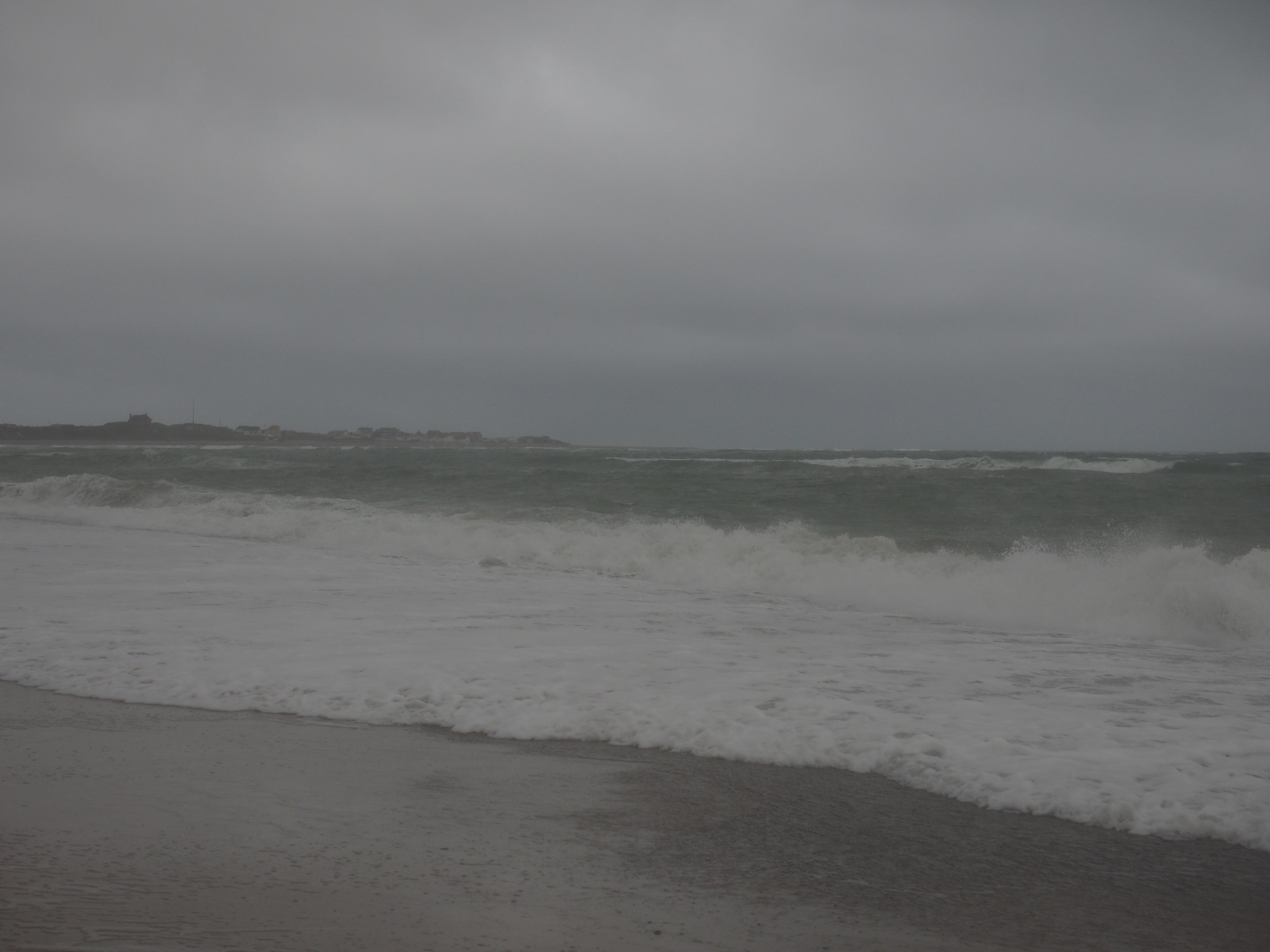 Strong waves and wind at Klitmoller