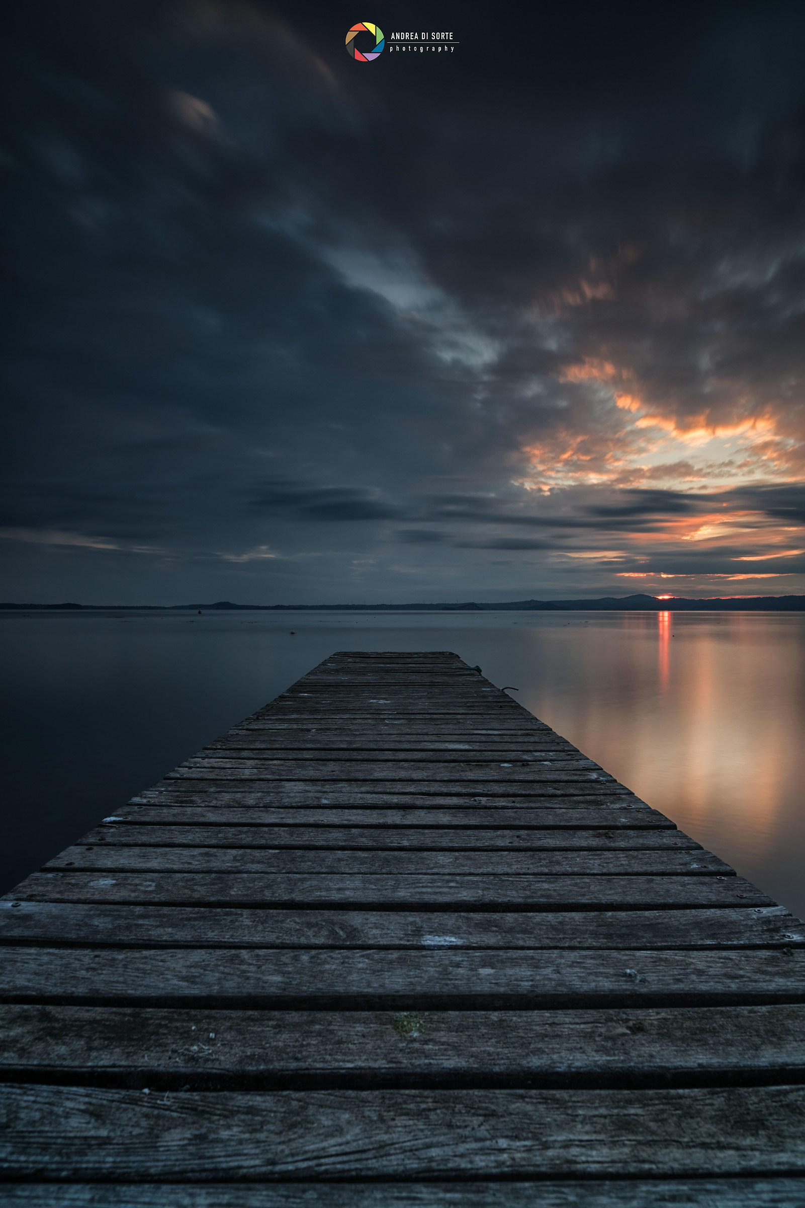 Goodnight on the last edge of the sun