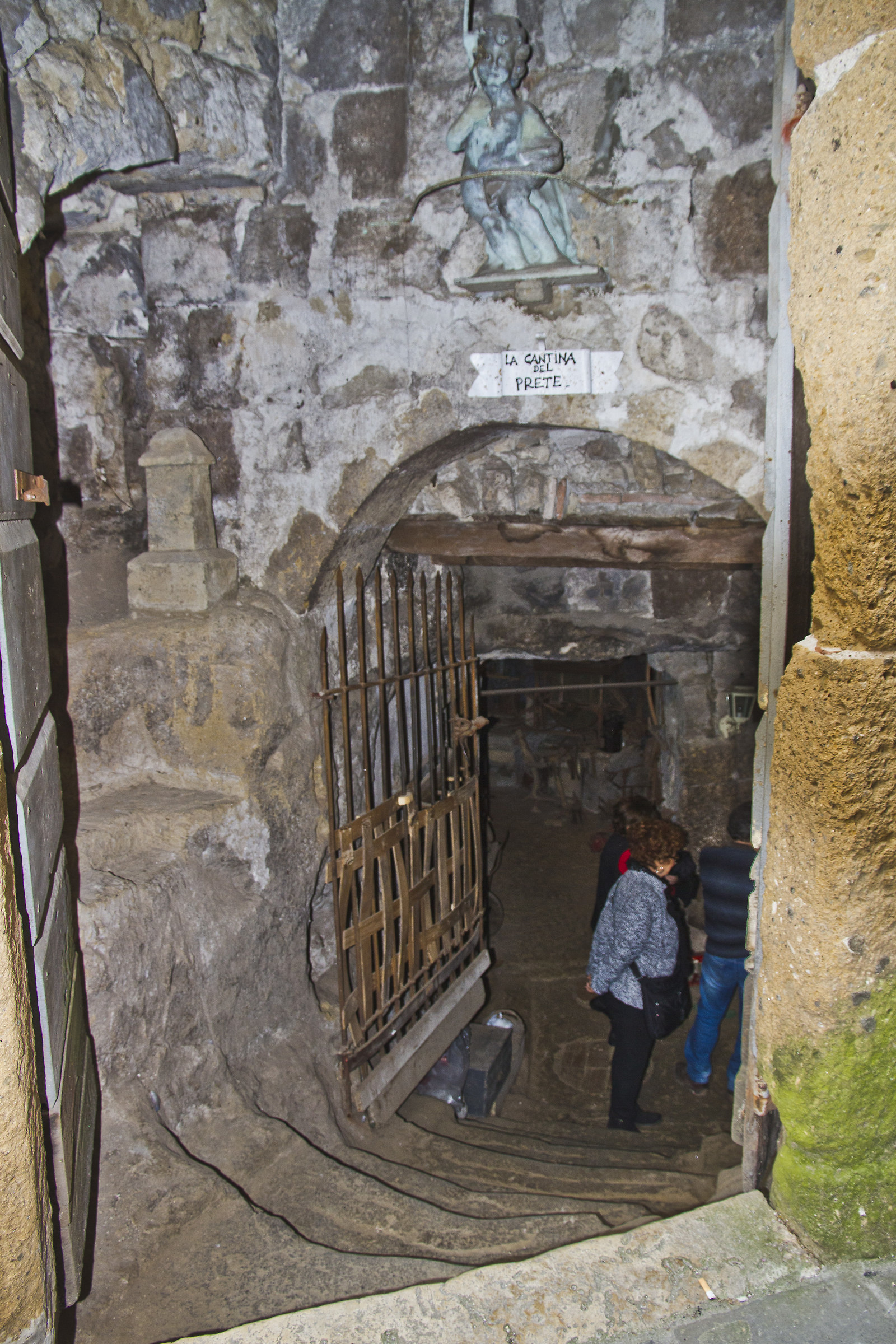 Pitigliano la bottega del prete