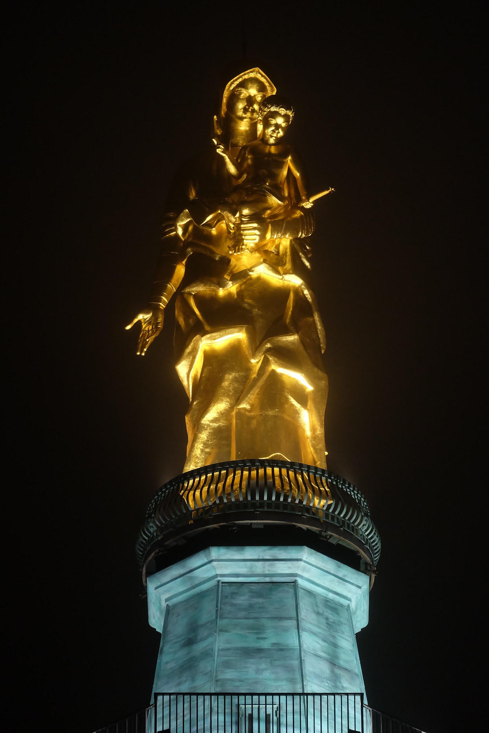 SAlire to get to his feet