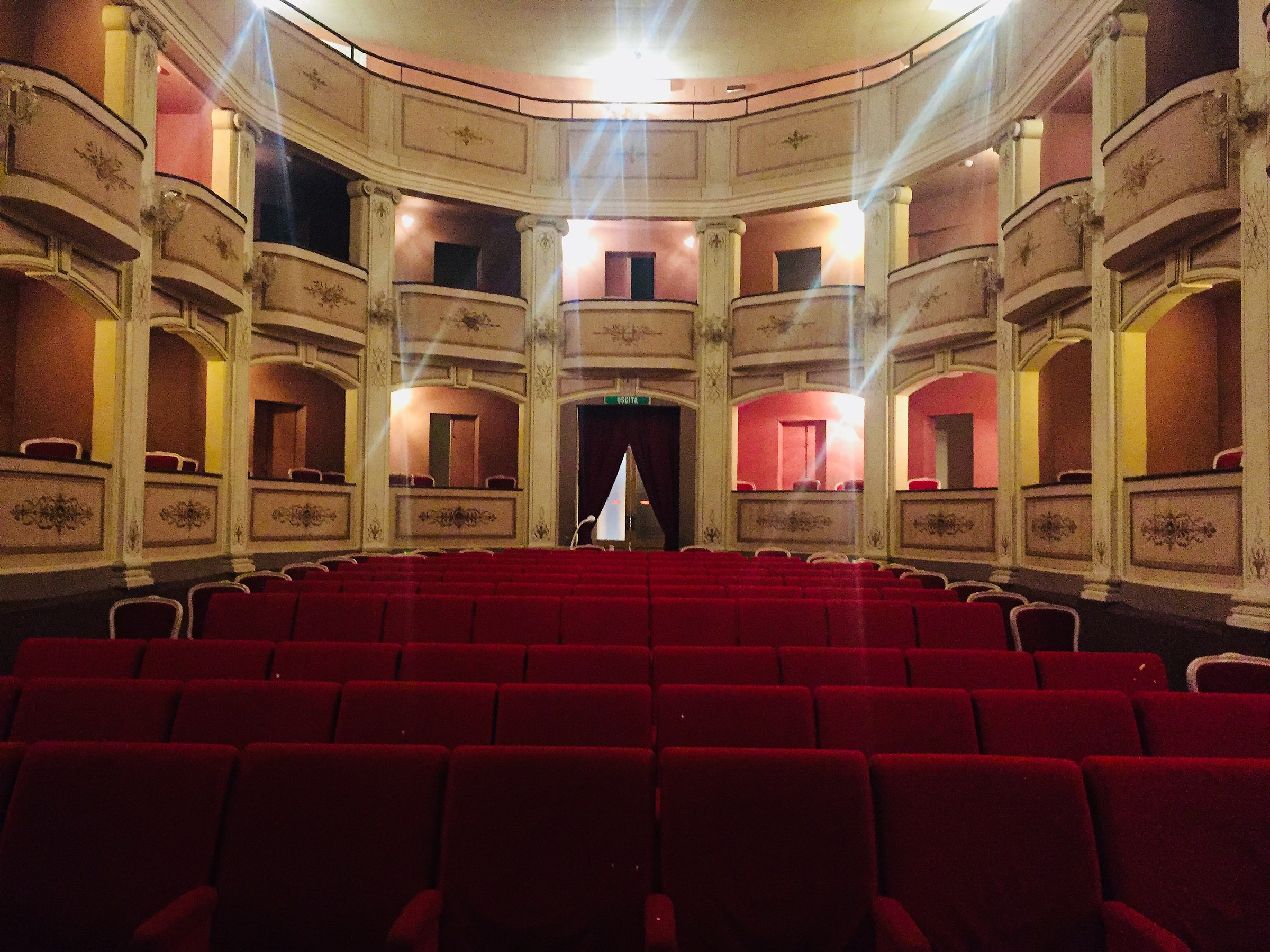 Lui... sua maestà il Teatro