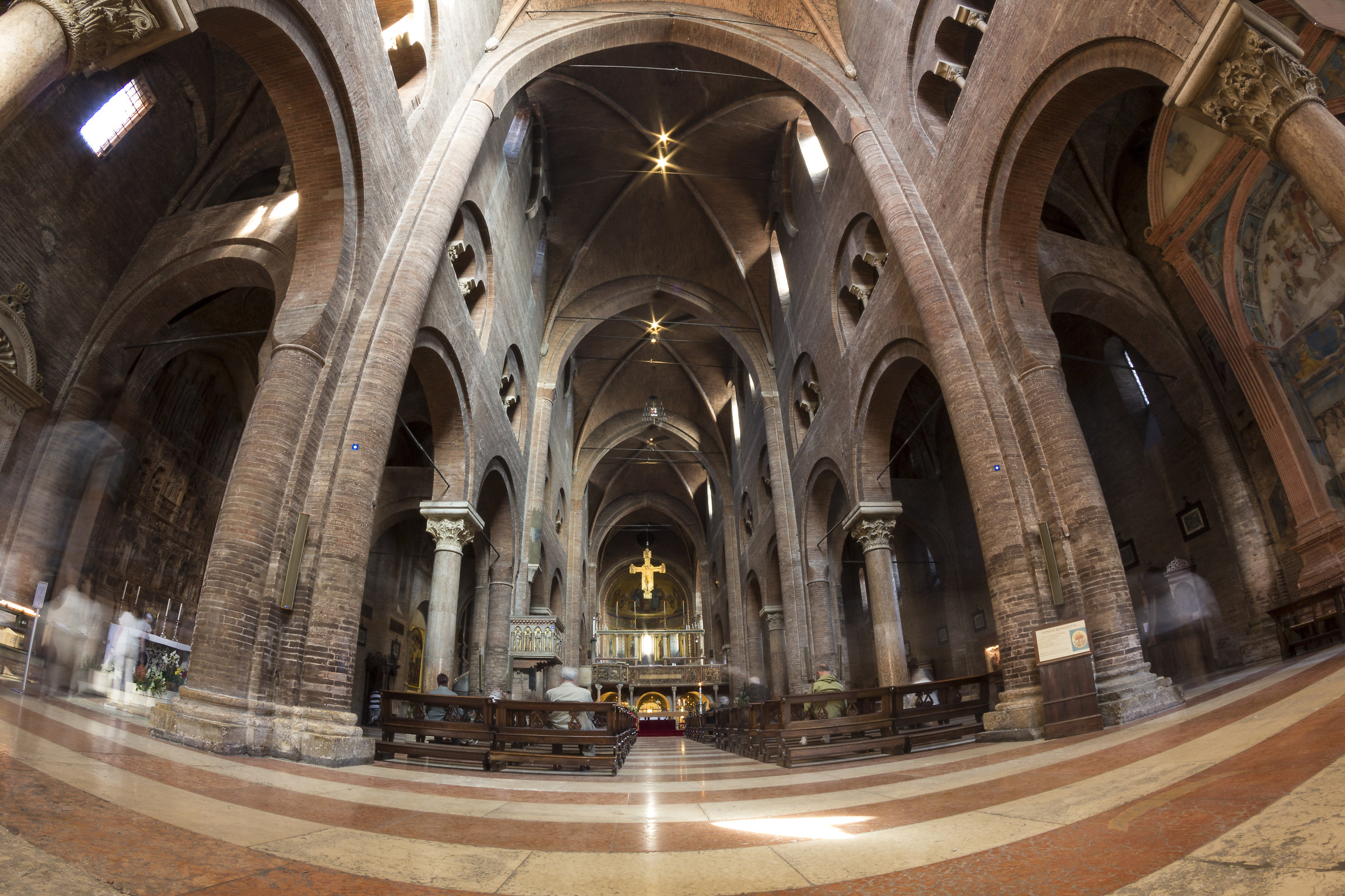 Interno del Duomo di Modena