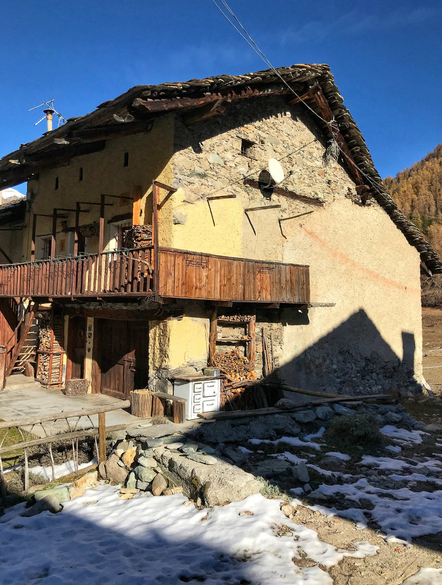 The putagé and the parabola