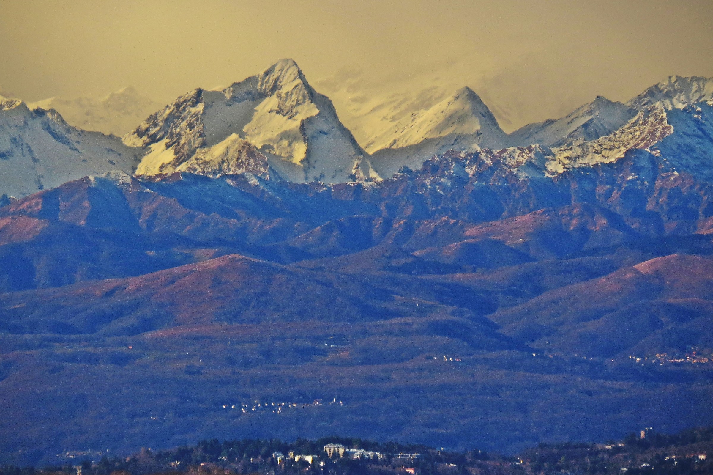 3616 - far from the storm