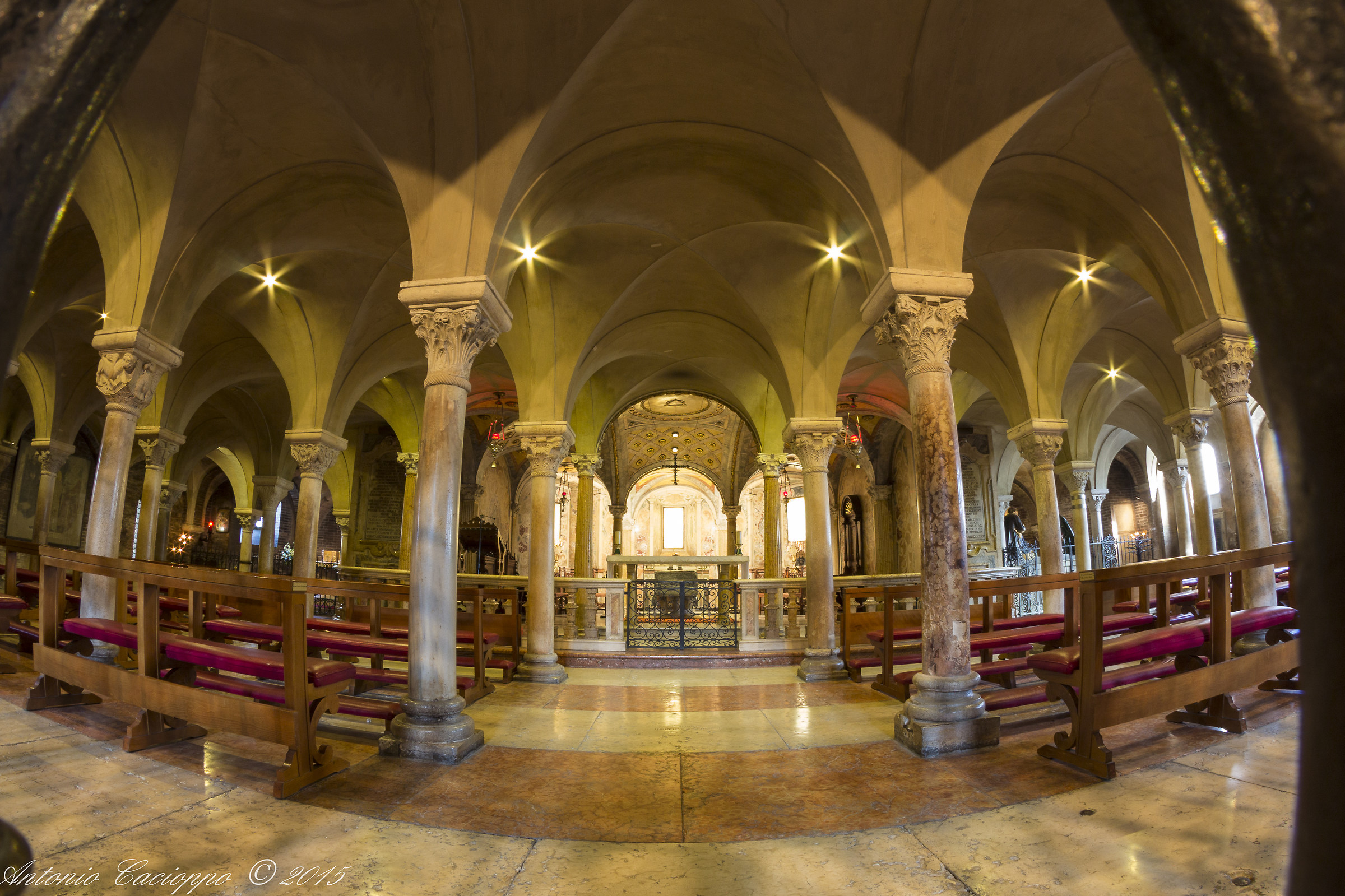 Interno del Duomo di Modena