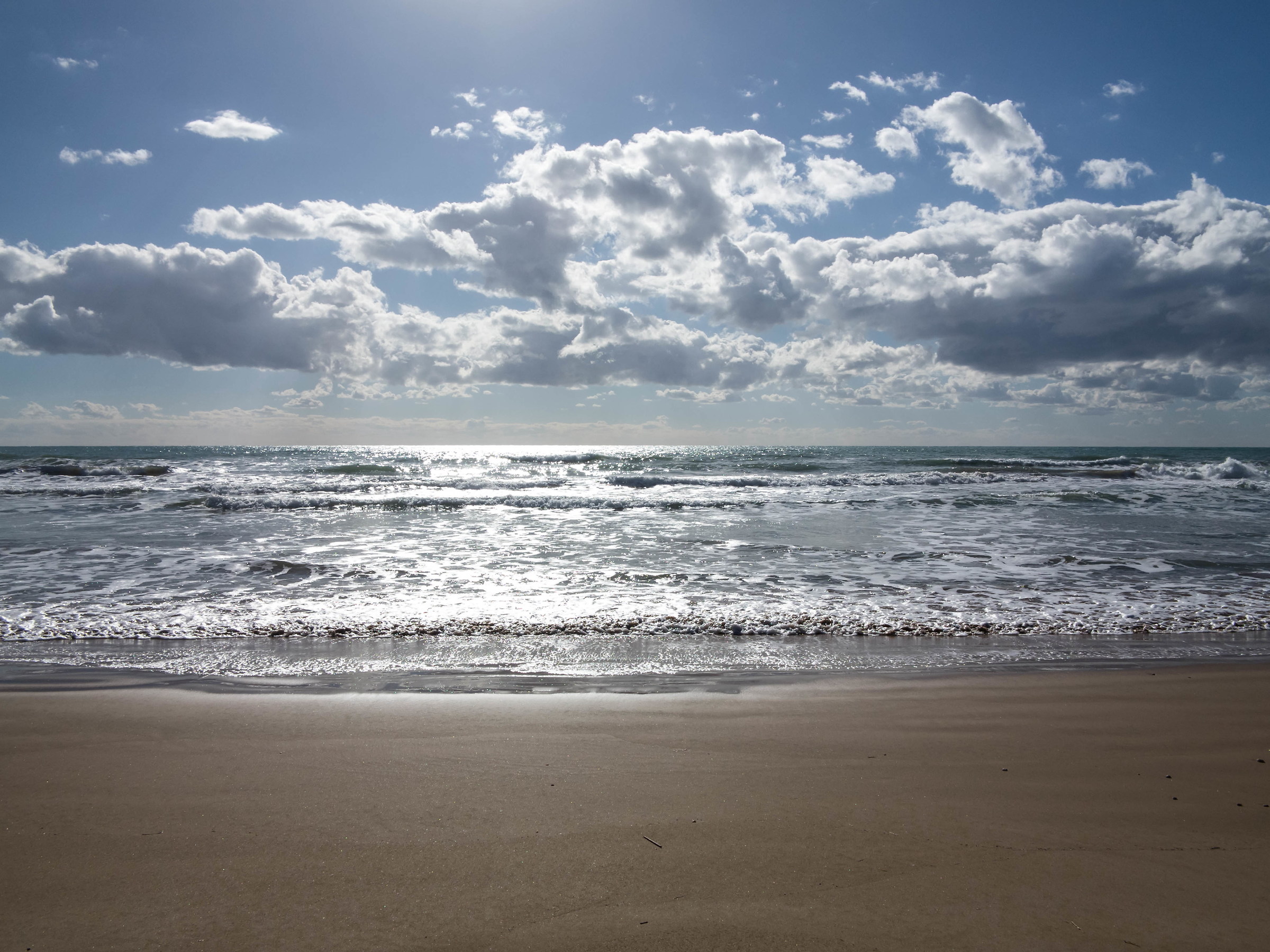 I light up the sea ...