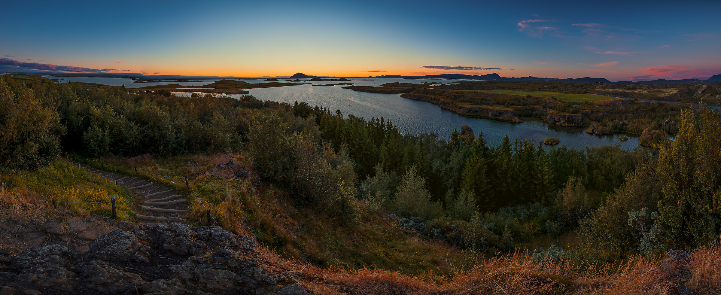 Lago Myvatn al tramonto