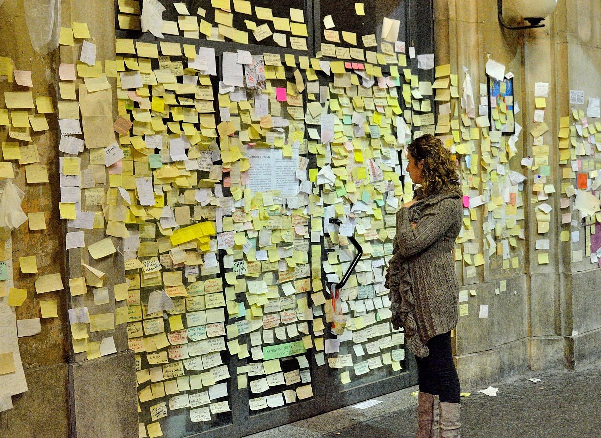 L'Aquila - post-it messaggeri dell'anima