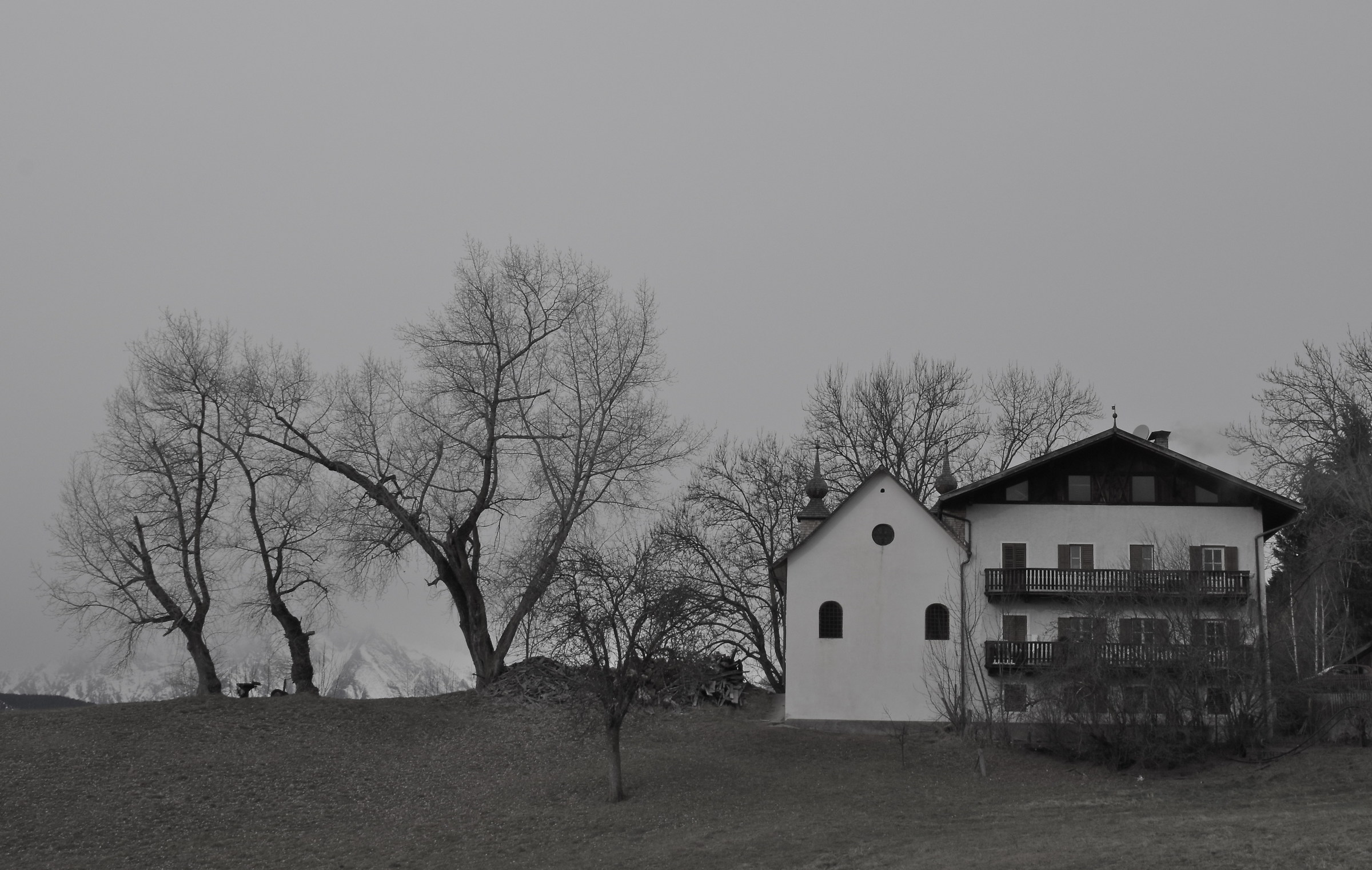 Maso con chiesetta a Verano (bz)